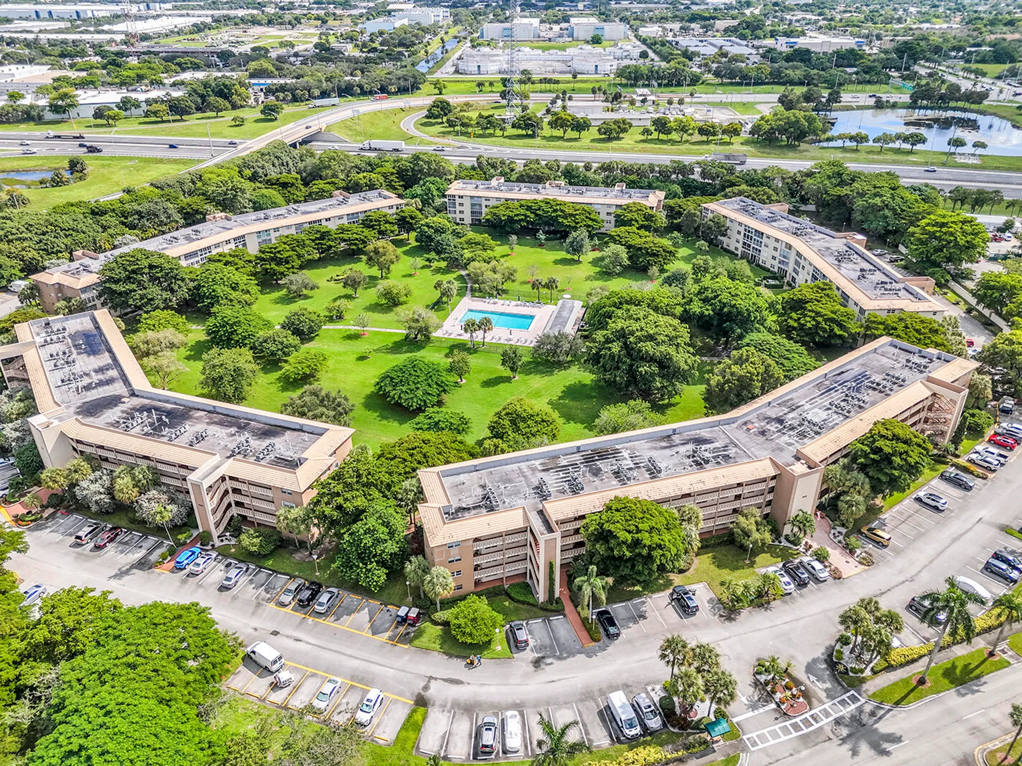 Property Slideshow image 37 of 40 | 1605 abaco dr apt j4, Coconut Creek, FL, 33066