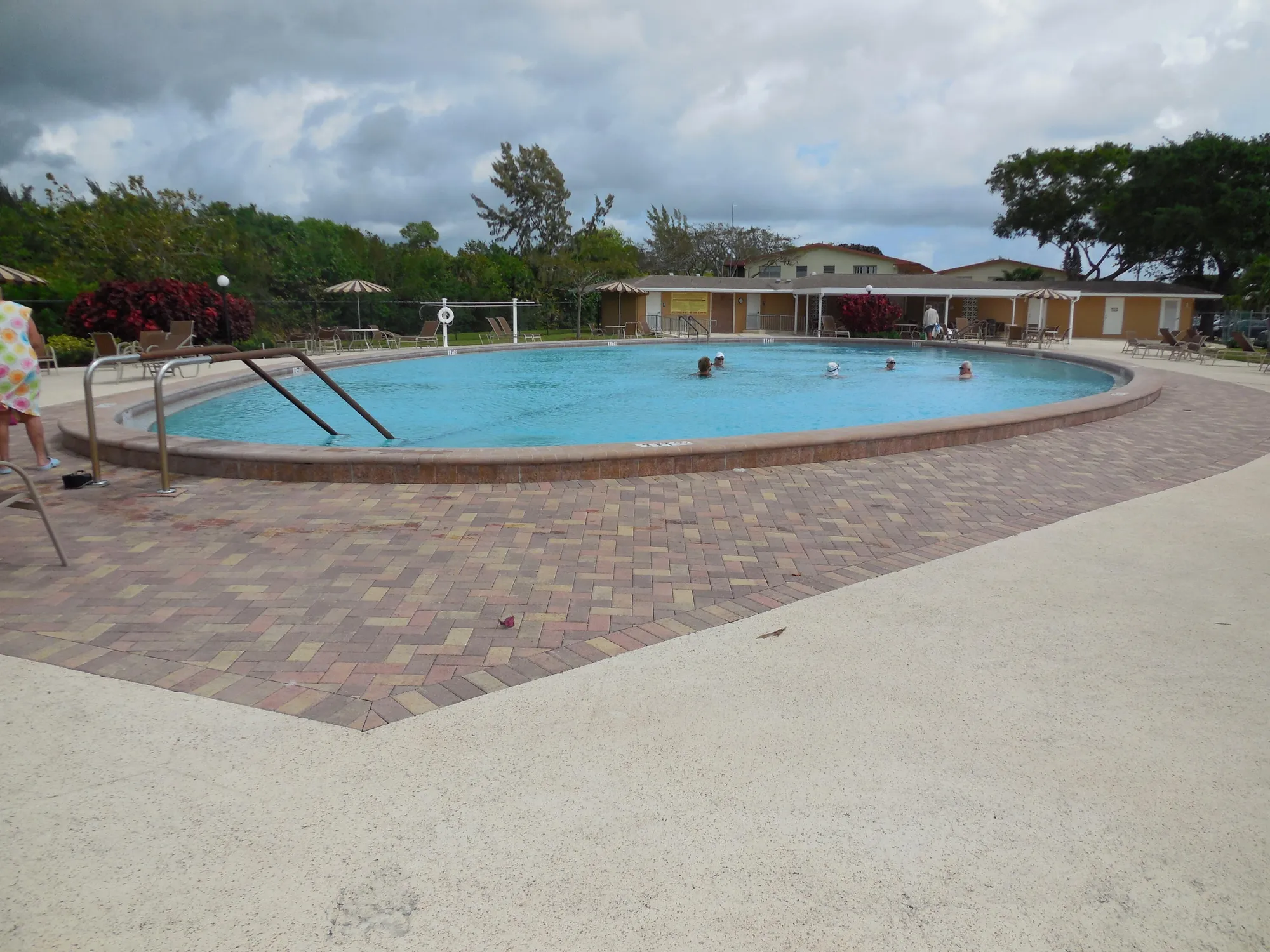 Property Slideshow image 33 of 52 | 402 windsor r, West Palm Beach, FL, 33417