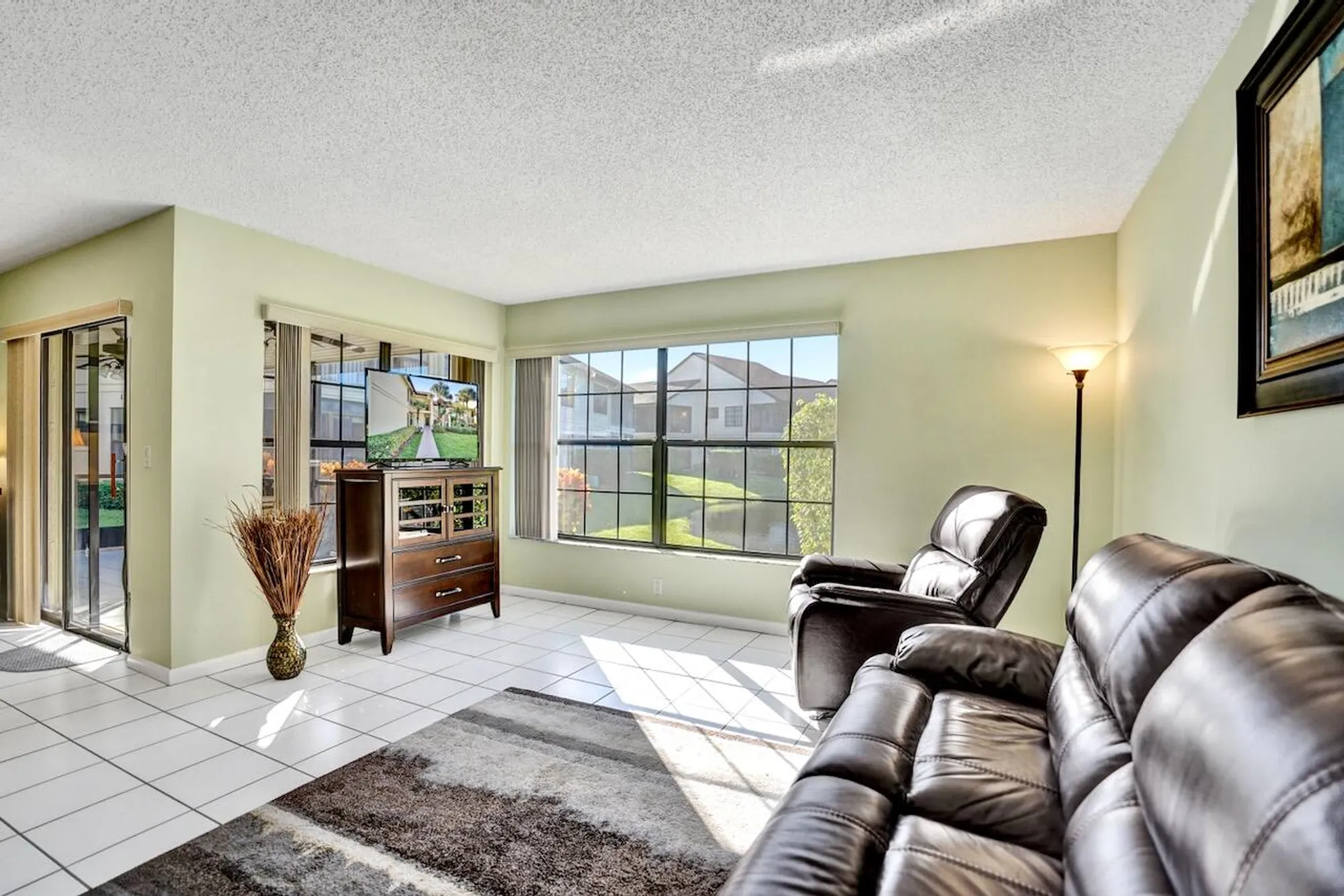 Property Slideshow image 14 of 105 | 3373 jog park dr, Greenacres, FL, 33467