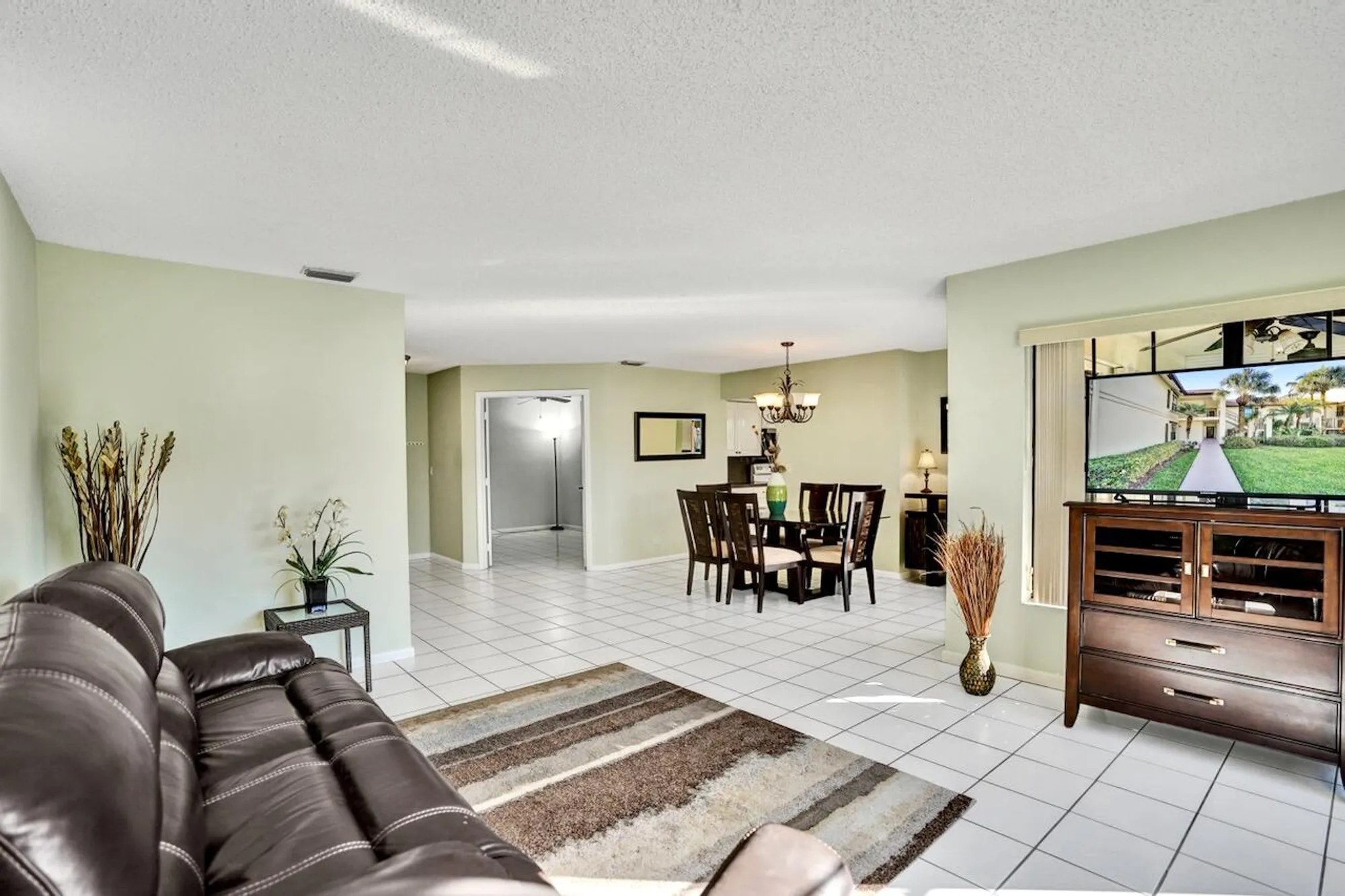 Property Slideshow image 16 of 105 | 3373 jog park dr, Greenacres, FL, 33467