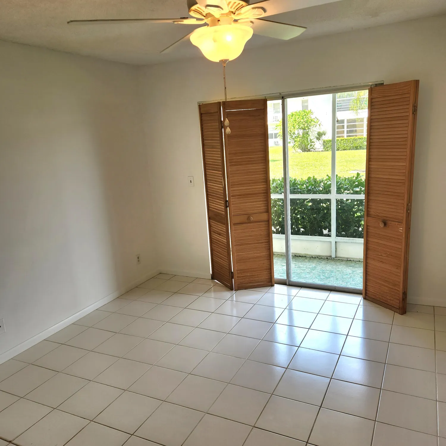 Property Slideshow image 12 of 33 | 106 coventry e unit e, West Palm Beach, FL, 33417