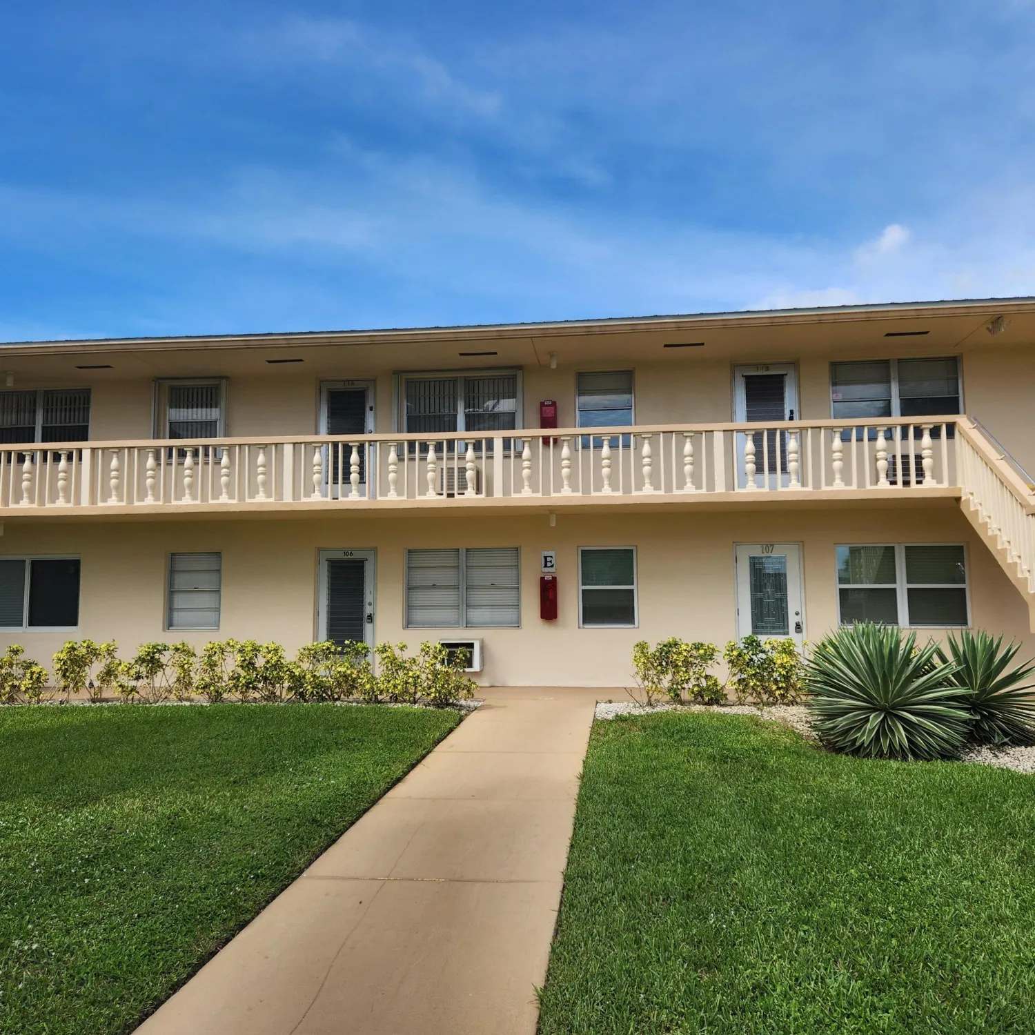 Property Slideshow image 1 of 33 | 106 coventry e unit e, West Palm Beach, FL, 33417