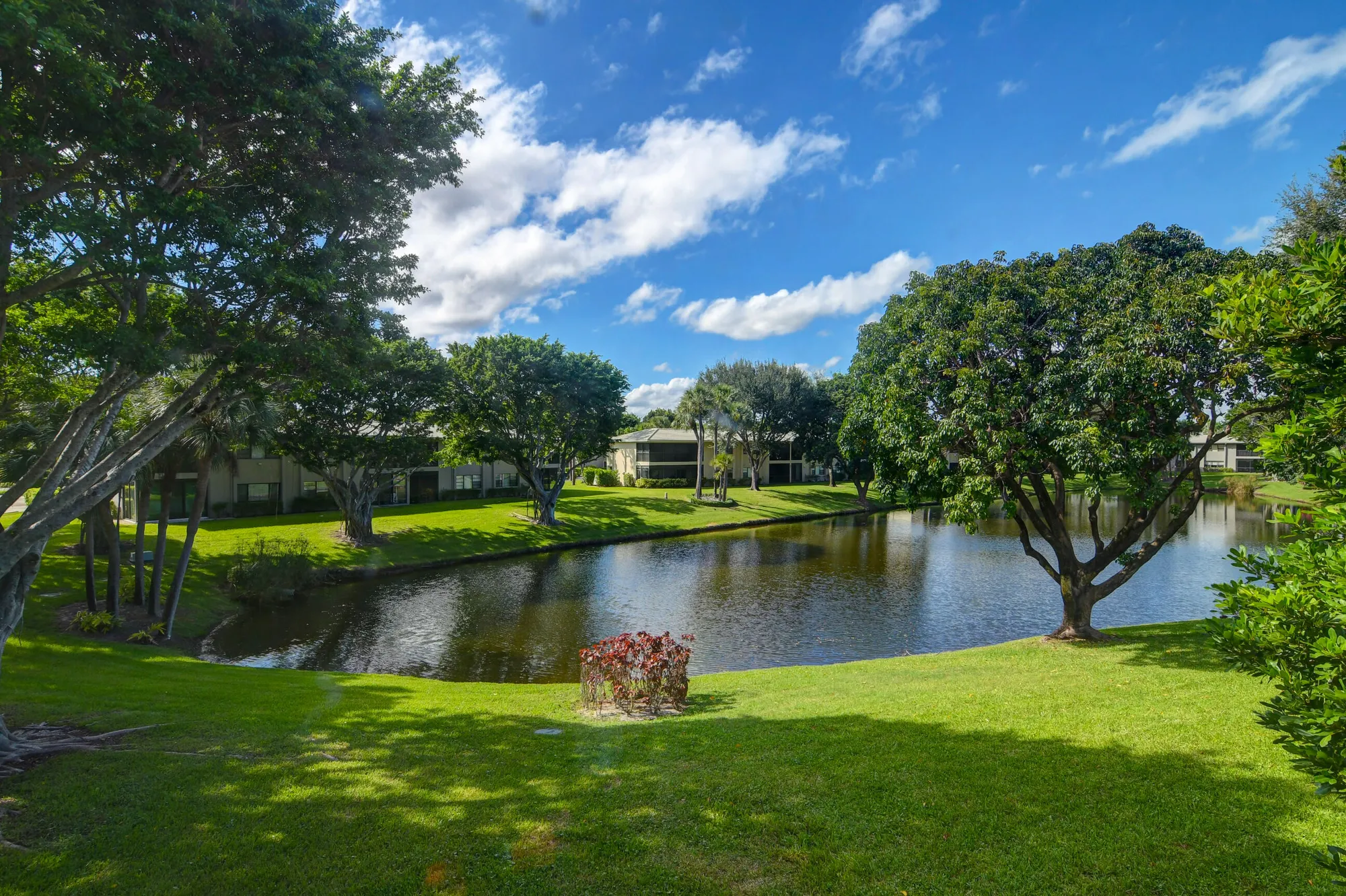 Property Slideshow image 8 of 21 | 48 stratford ln d, Boynton Beach, FL, 33436