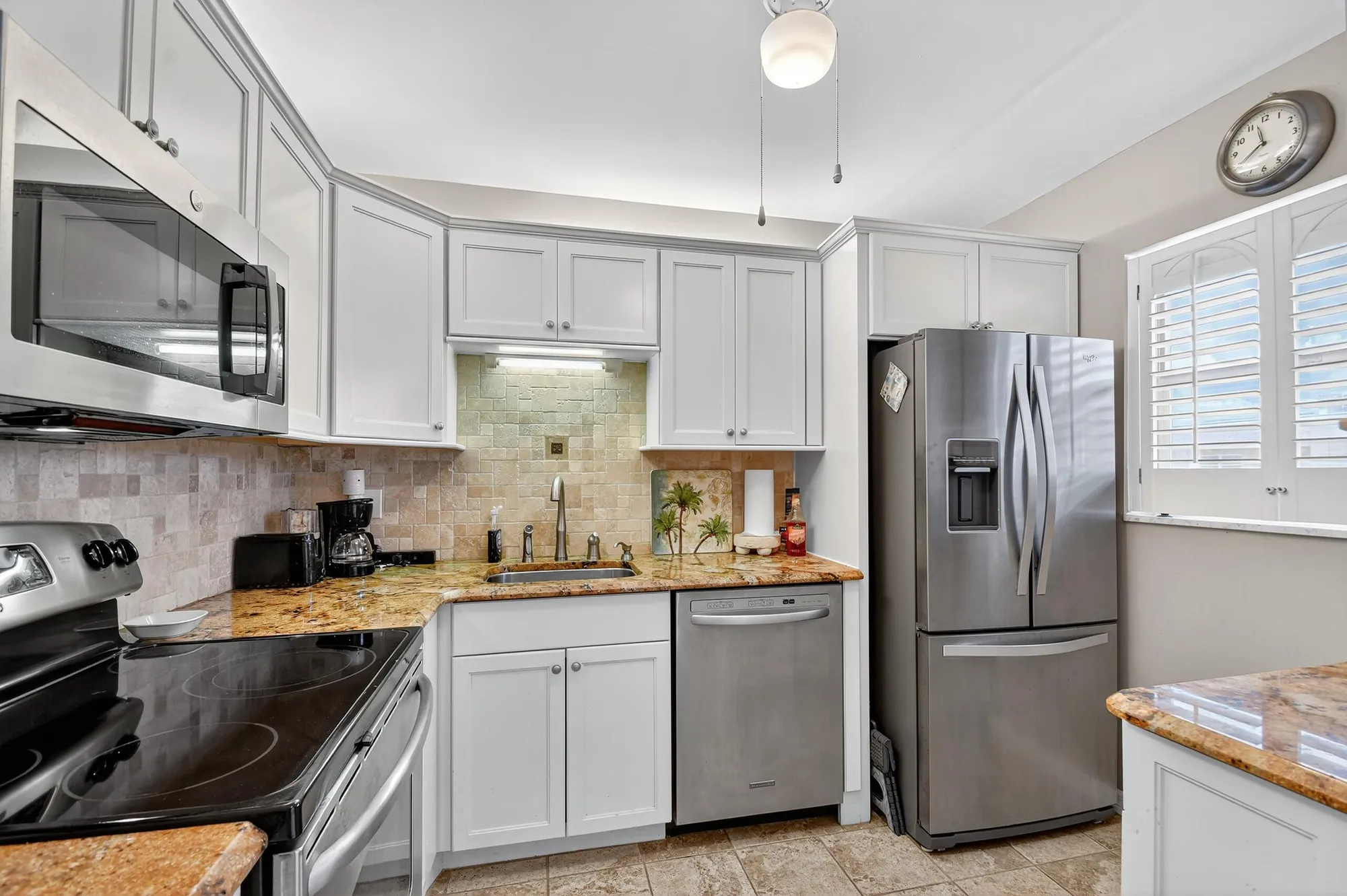 Property Slideshow image 4 of 39 | 204 oxford 300, West Palm Beach, FL, 33417