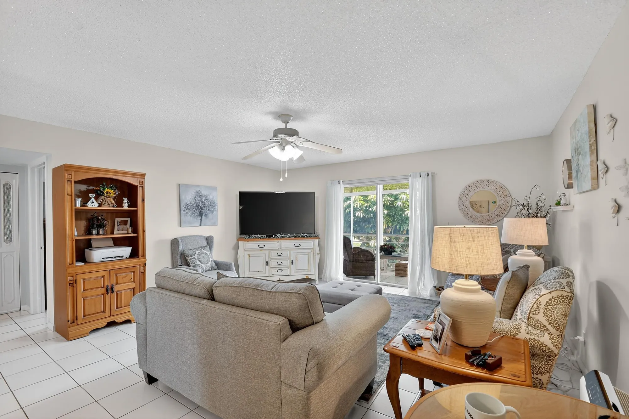 Property Slideshow image 10 of 39 | 204 oxford 300, West Palm Beach, FL, 33417