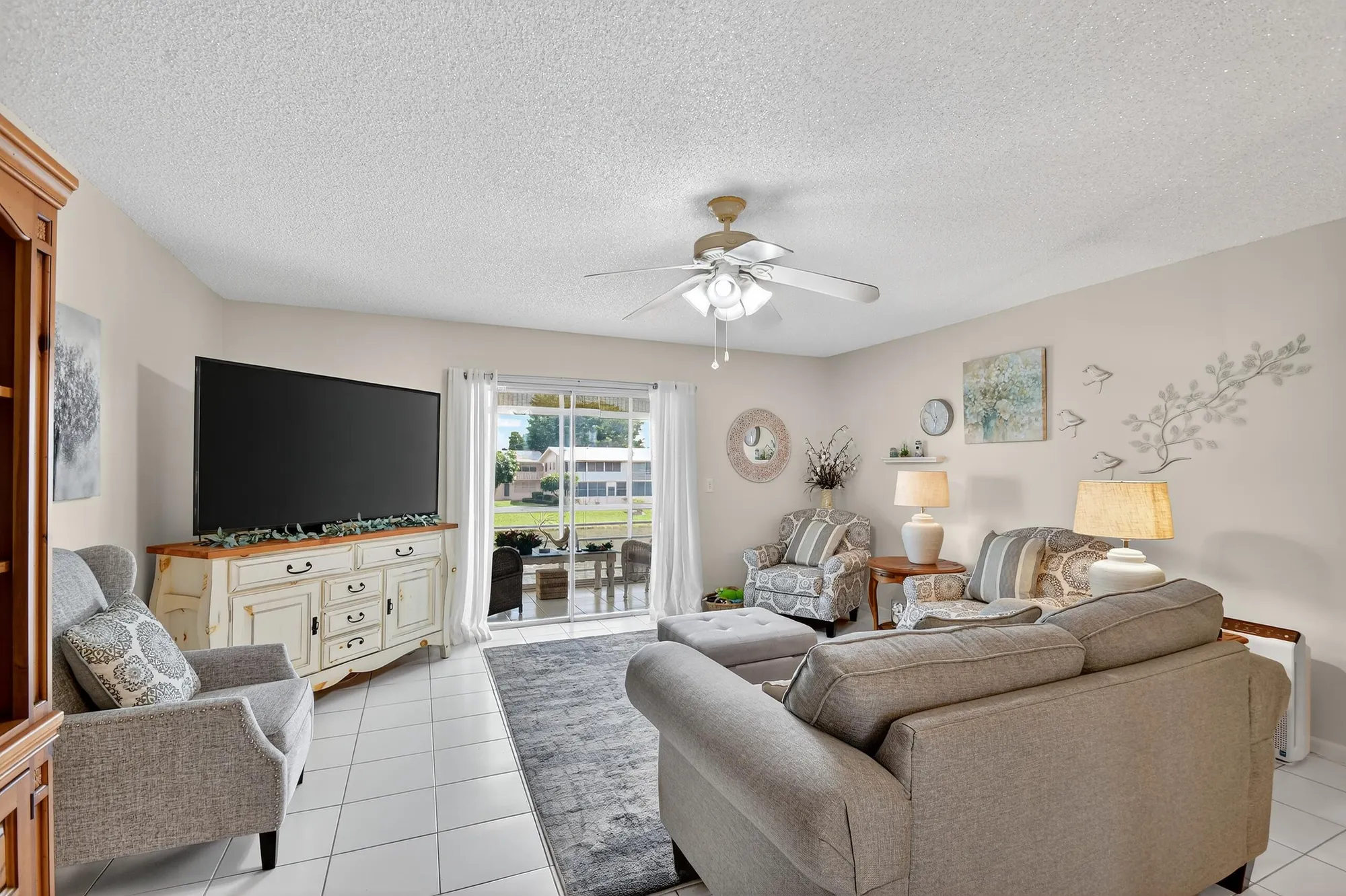 Property Slideshow image 11 of 39 | 204 oxford 300, West Palm Beach, FL, 33417