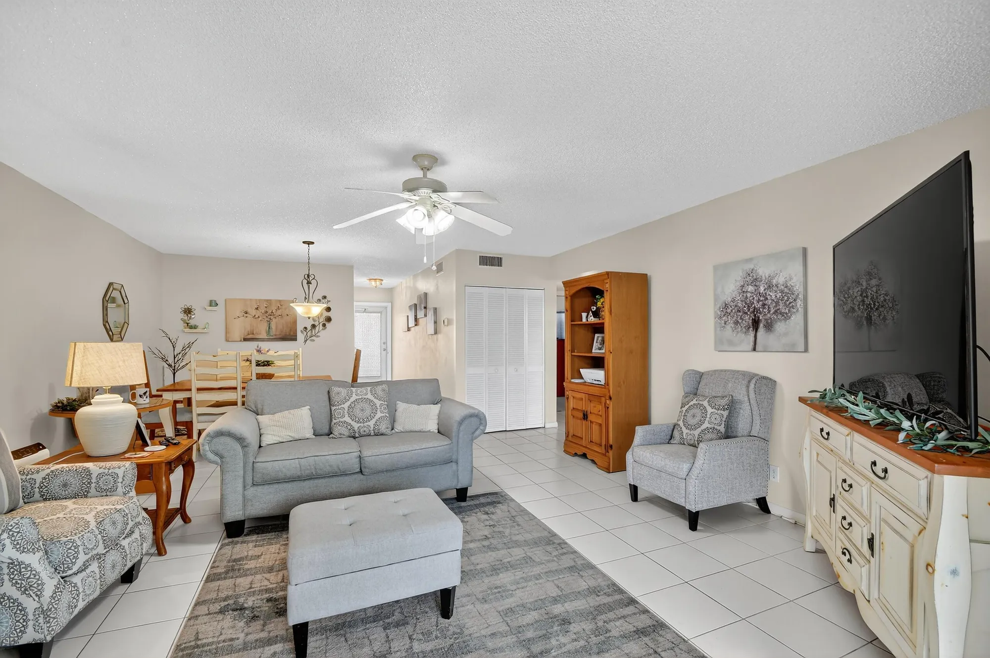 Property Slideshow image 13 of 39 | 204 oxford 300, West Palm Beach, FL, 33417