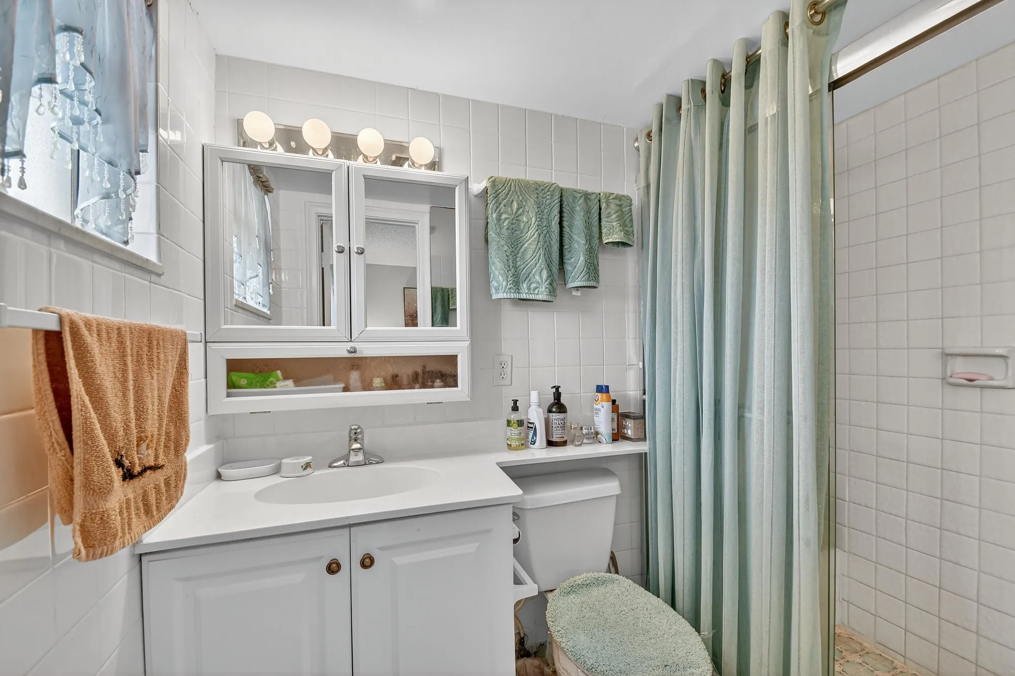 Property Slideshow image 27 of 39 | 204 oxford 300, West Palm Beach, FL, 33417