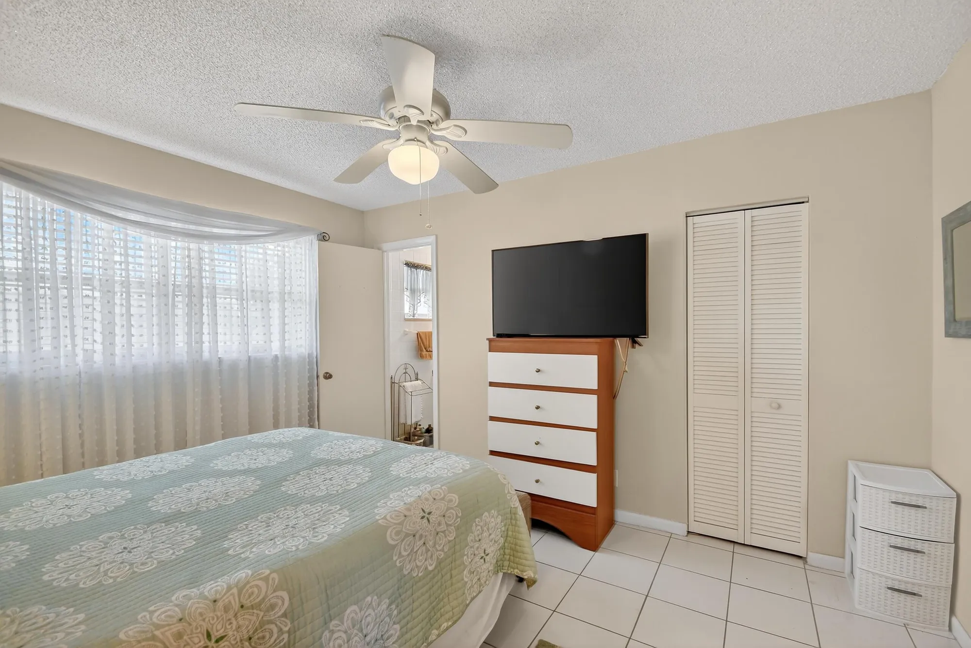Property Slideshow image 25 of 39 | 204 oxford 300, West Palm Beach, FL, 33417