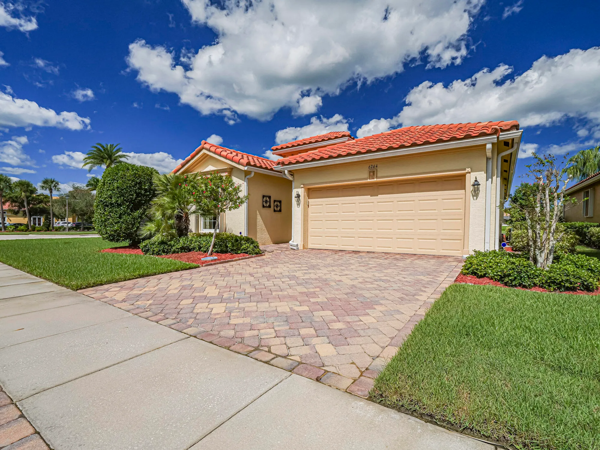 Property Slideshow image 1 of 43 | 6264 thames pl, Vero Beach, FL, 32966