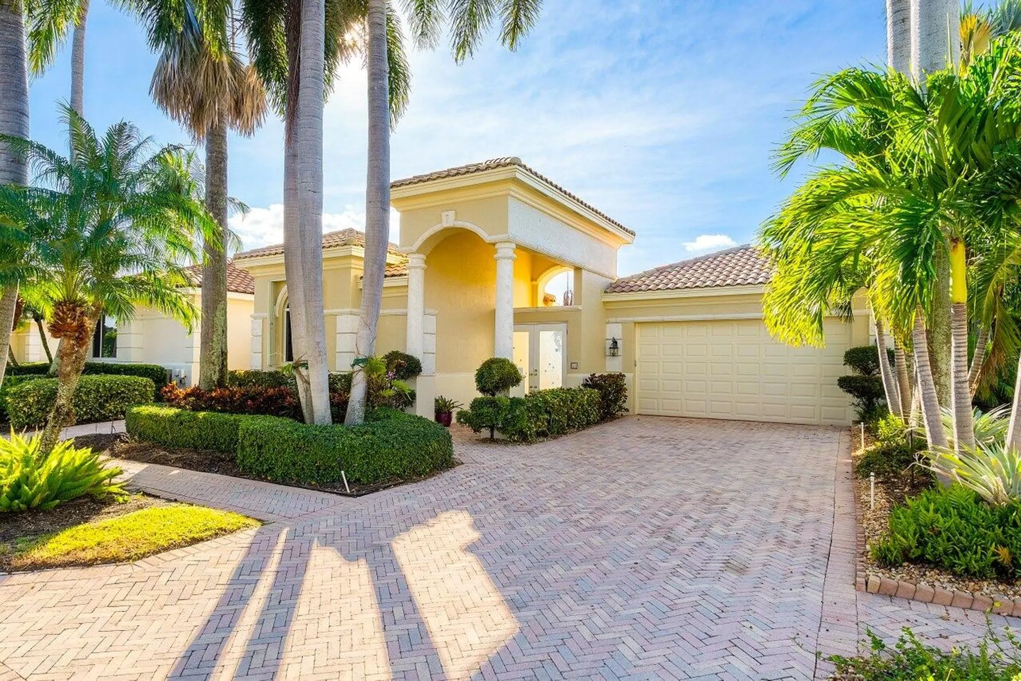 Property Slideshow image 14 of 103 | 23 island dr, Boynton Beach, FL, 33436