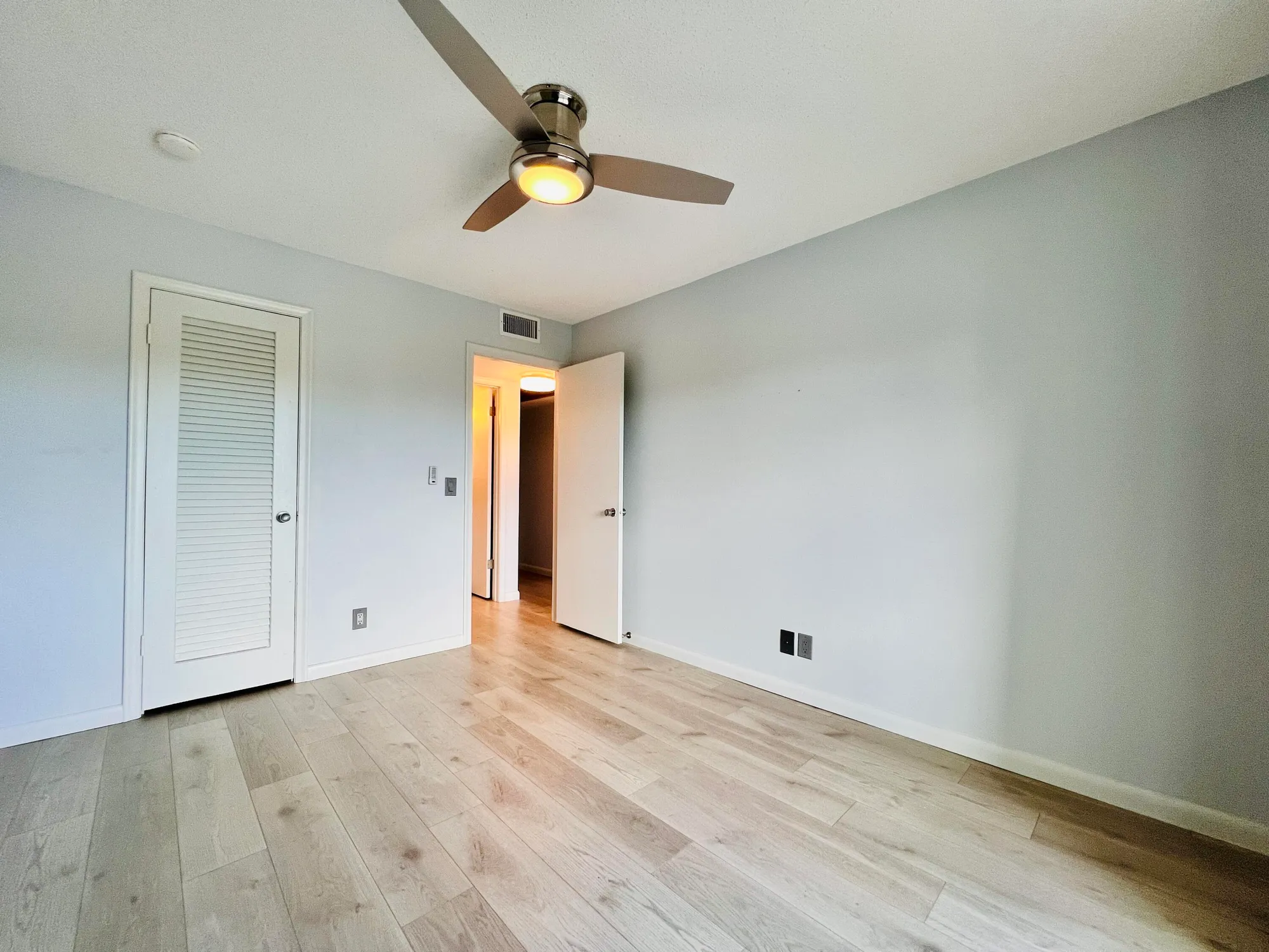 Property Slideshow image 10 of 18 | 260 dorchester k, West Palm Beach, FL, 33417