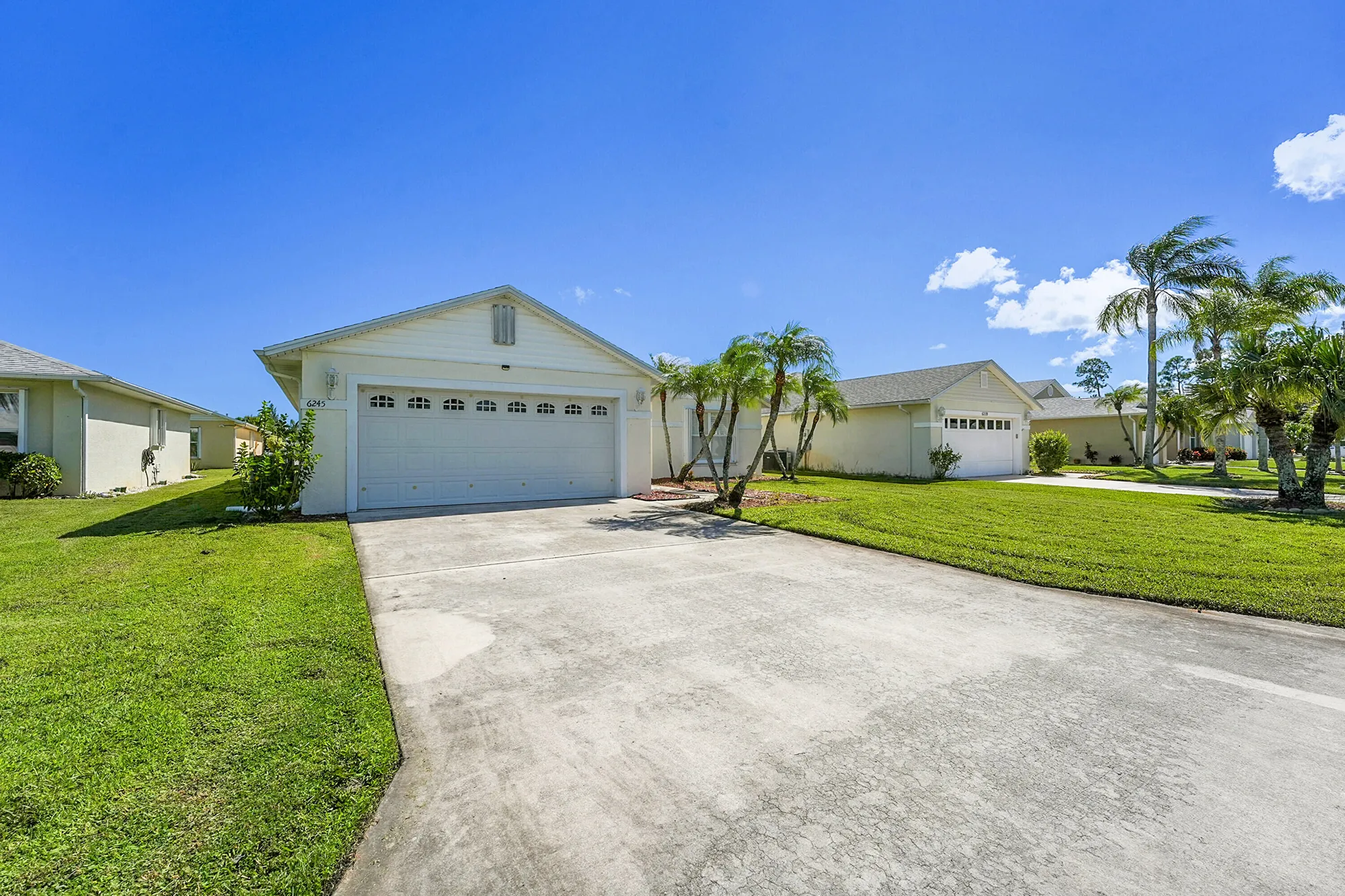 Property Slideshow image 4 of 29 | 6245 alexandria cir, Fort Pierce, FL, 34982