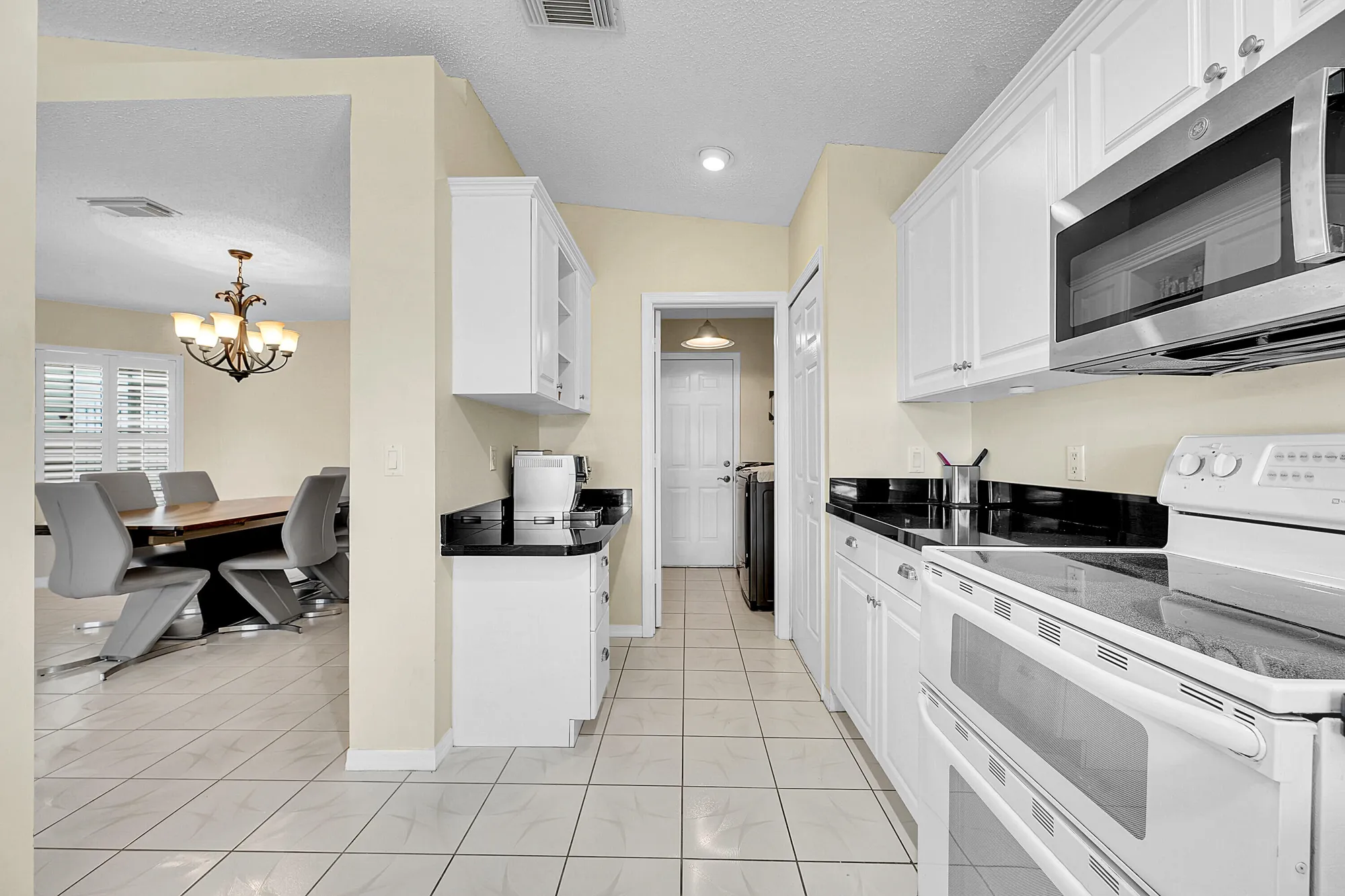 Property Slideshow image 11 of 29 | 6245 alexandria cir, Fort Pierce, FL, 34982