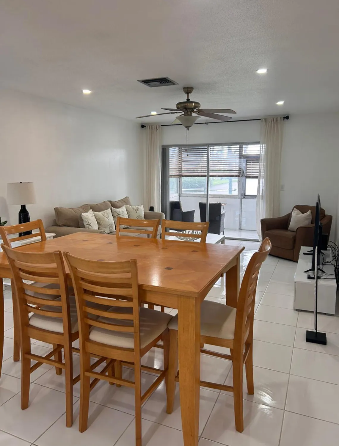 Property Slideshow image 3 of 33 | 2894 crosley dr d, West Palm Beach, FL, 33415