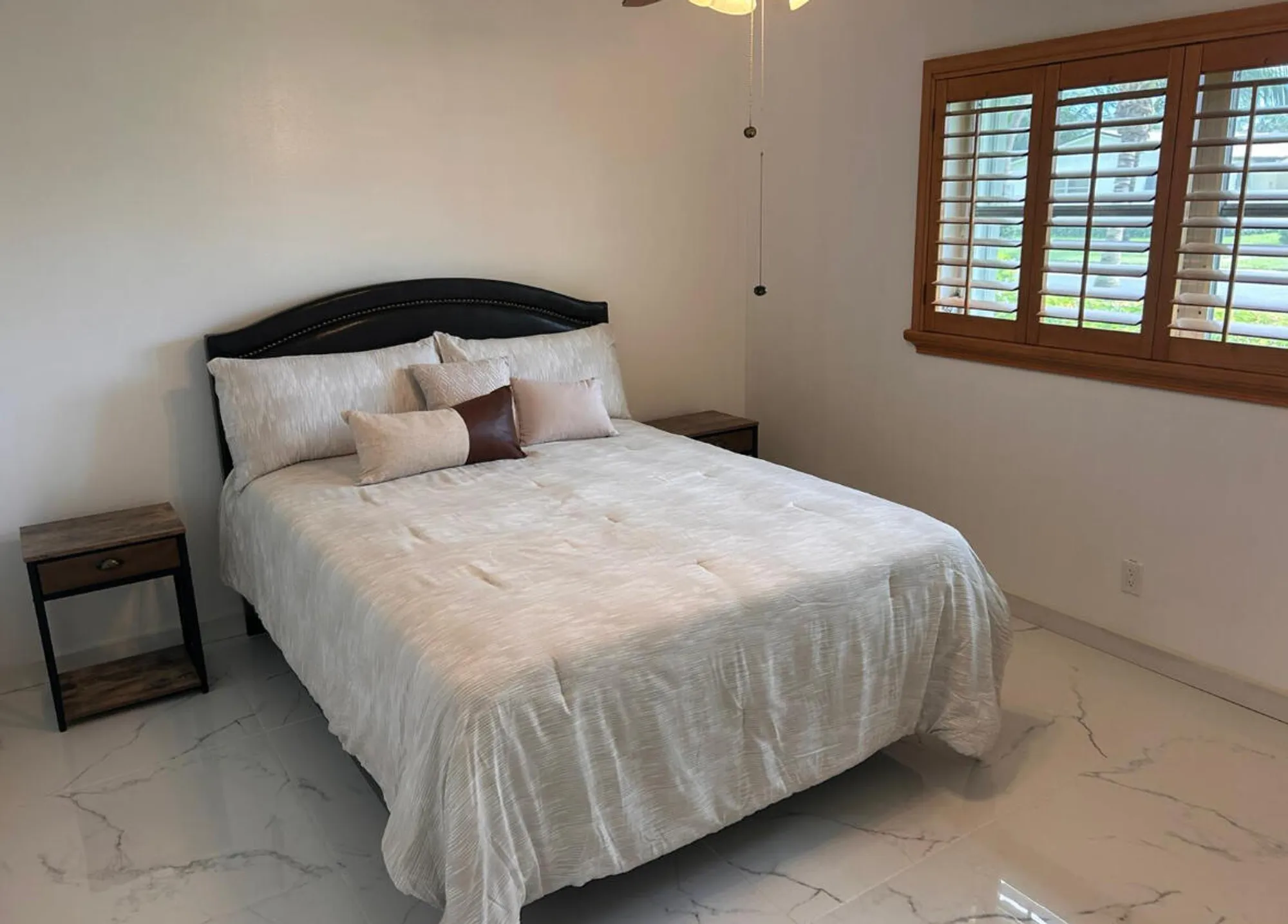 Property Slideshow image 11 of 33 | 2894 crosley dr d, West Palm Beach, FL, 33415