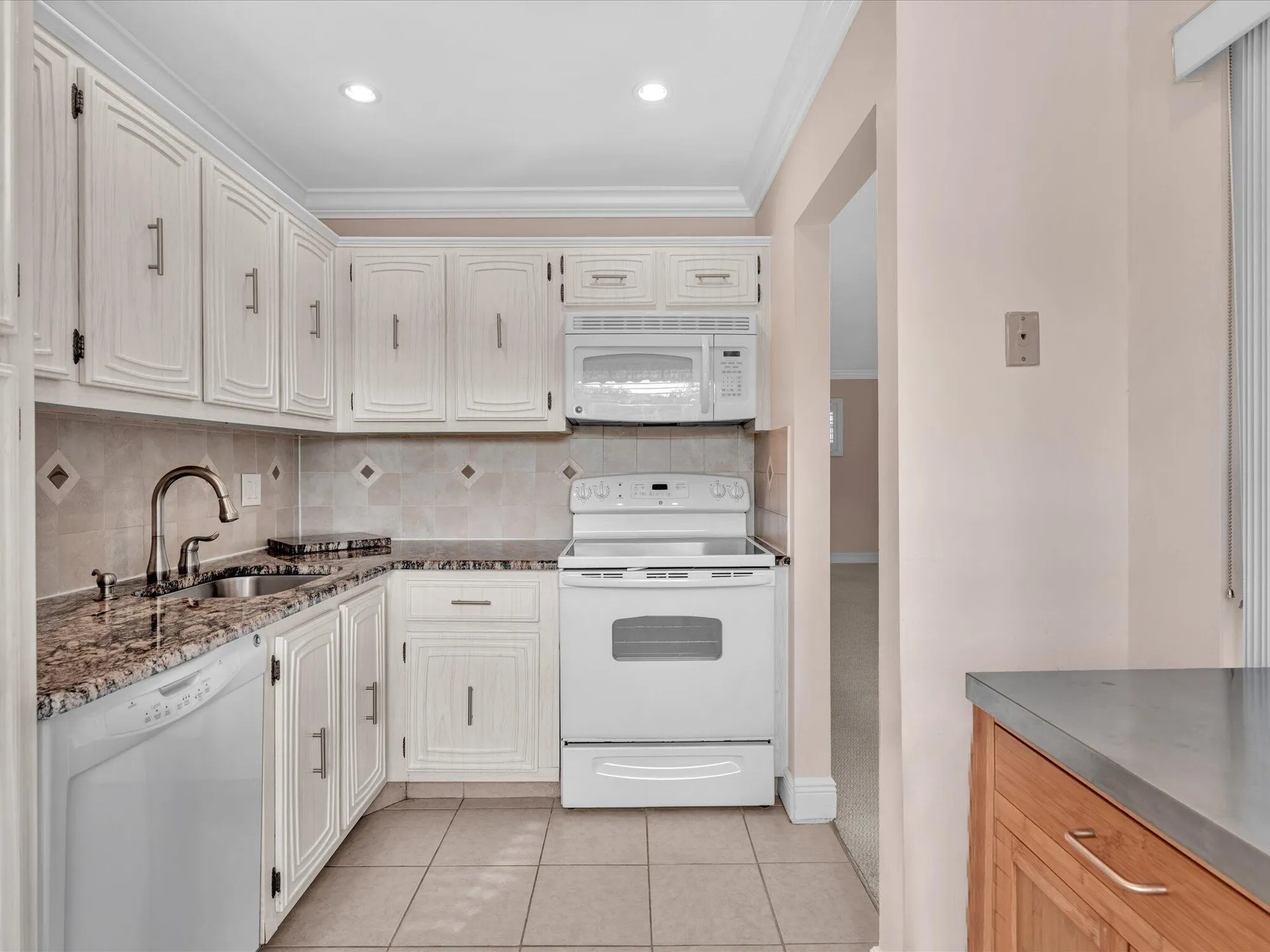 Property Slideshow image 15 of 52 | 33 colonial club dr apt 203, Boynton Beach, FL, 33435