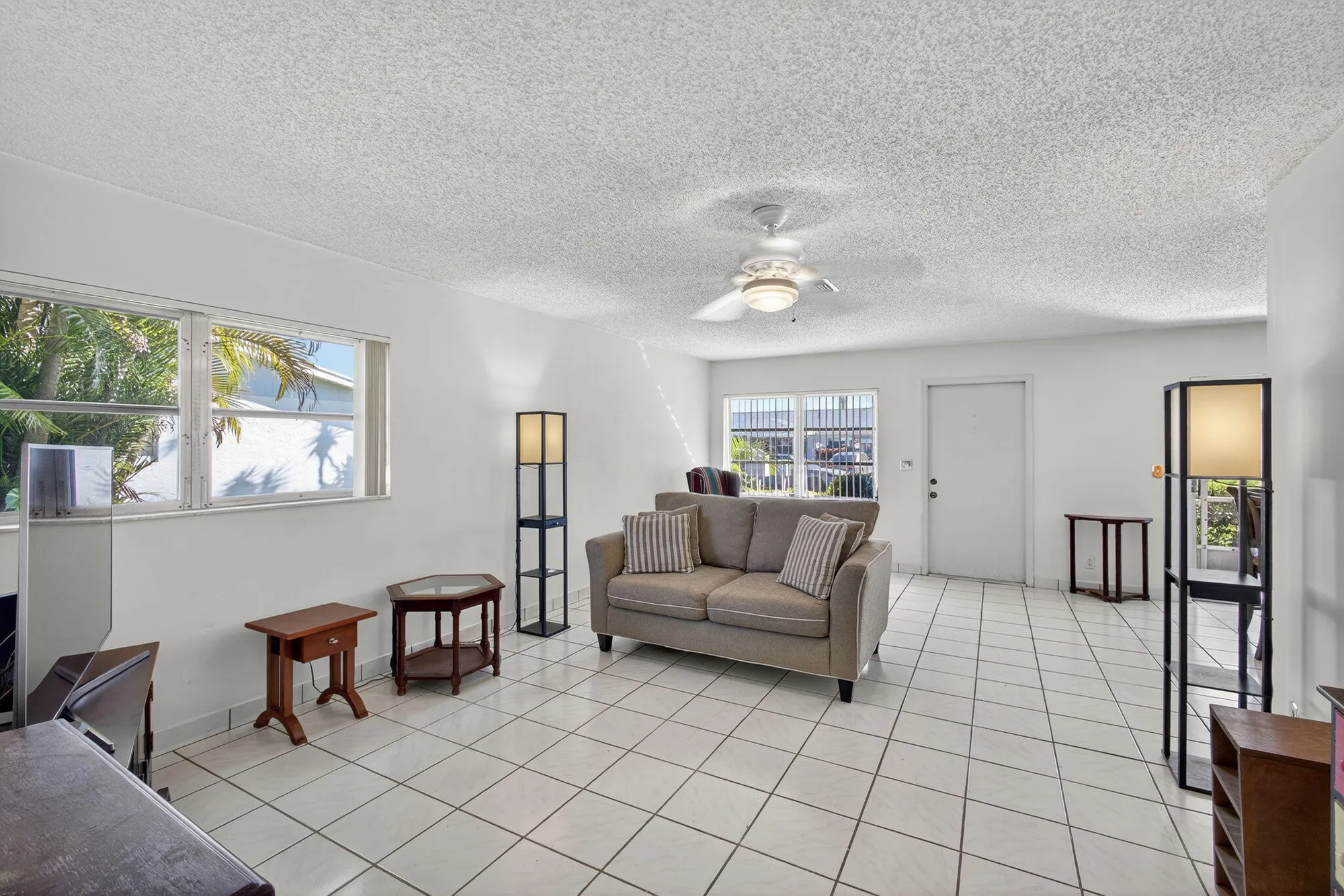 Property Slideshow image 12 of 48 | 3411 americo dr, West Palm Beach, FL, 33417