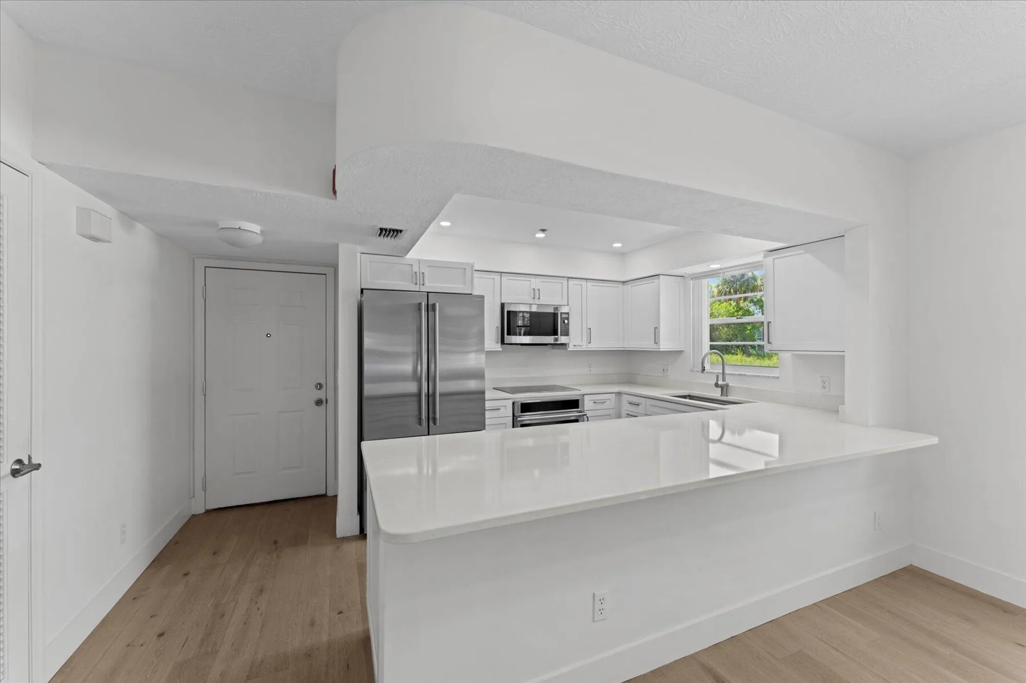 Property Slideshow image 9 of 41 | 2950 se ocean blvd 109101, Stuart, FL, 34996