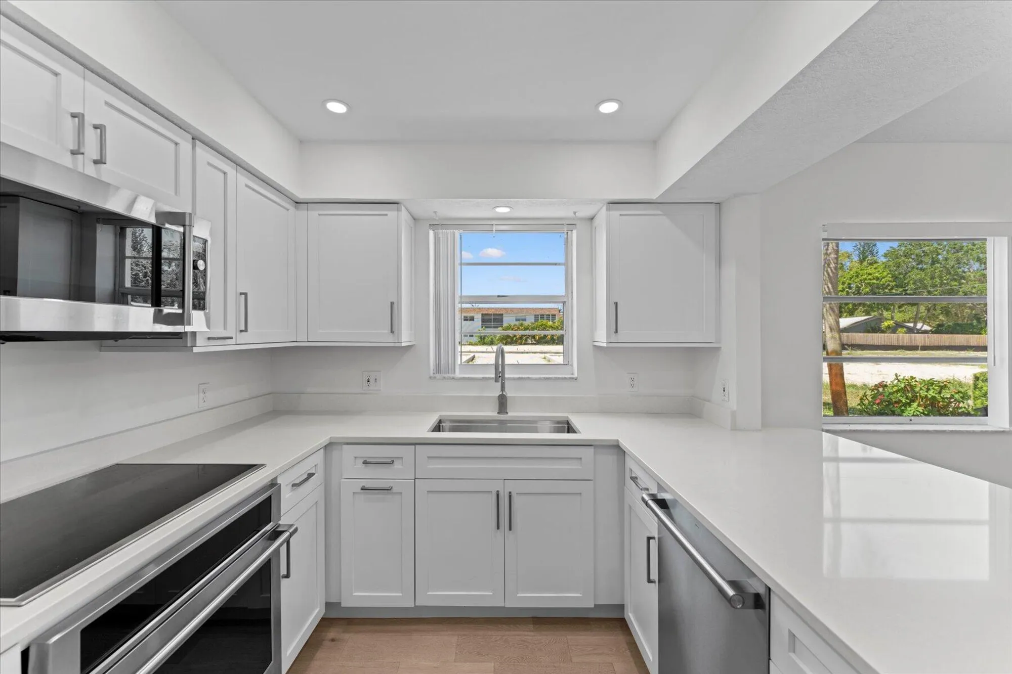 Property Slideshow image 11 of 41 | 2950 se ocean blvd 109101, Stuart, FL, 34996