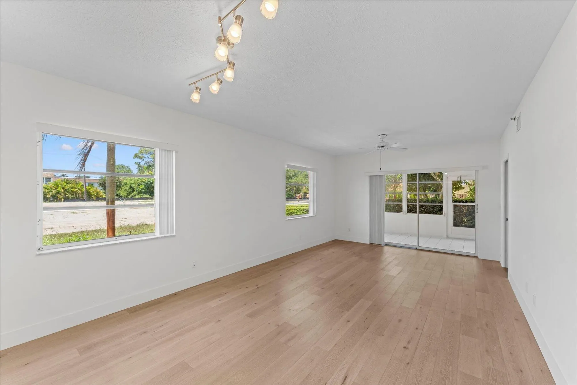 Property Slideshow image 15 of 41 | 2950 se ocean blvd 109101, Stuart, FL, 34996