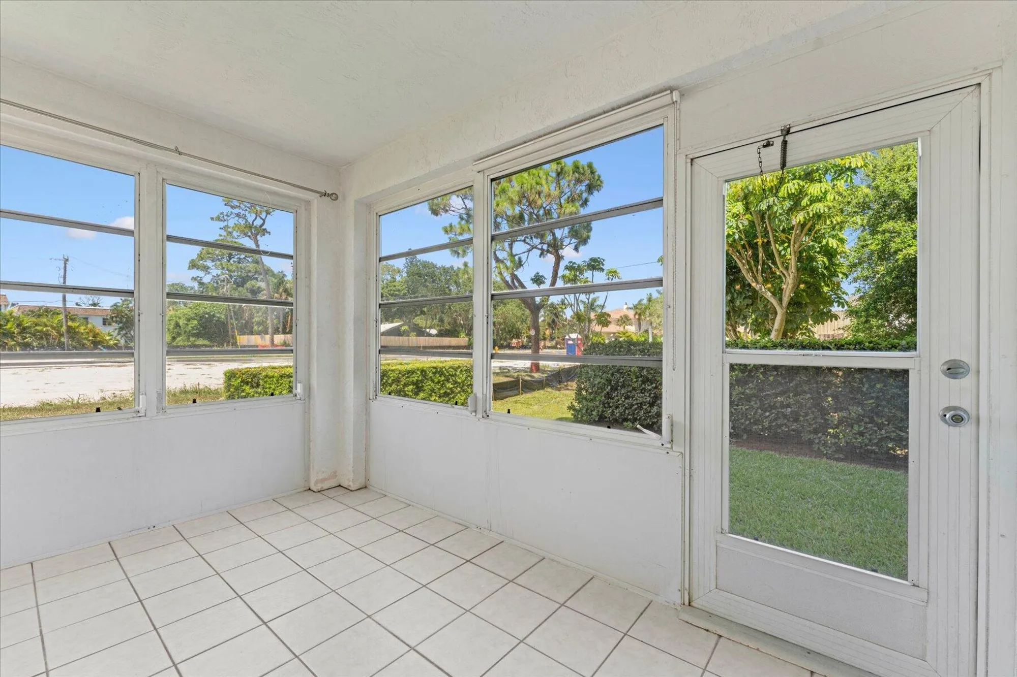 Property Slideshow image 27 of 41 | 2950 se ocean blvd 109101, Stuart, FL, 34996