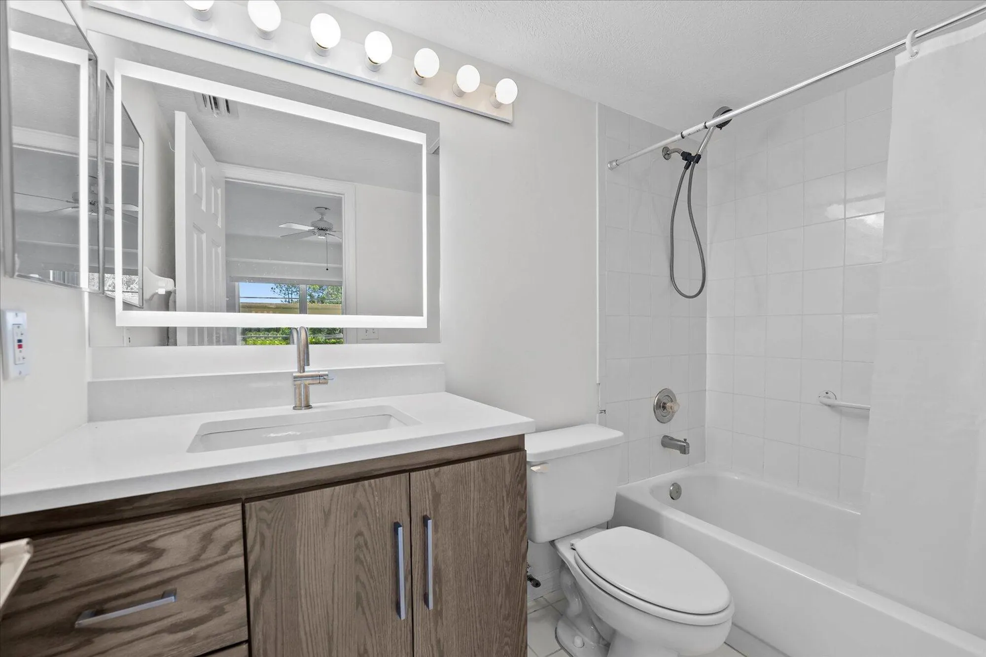 Property Slideshow image 25 of 41 | 2950 se ocean blvd 109101, Stuart, FL, 34996