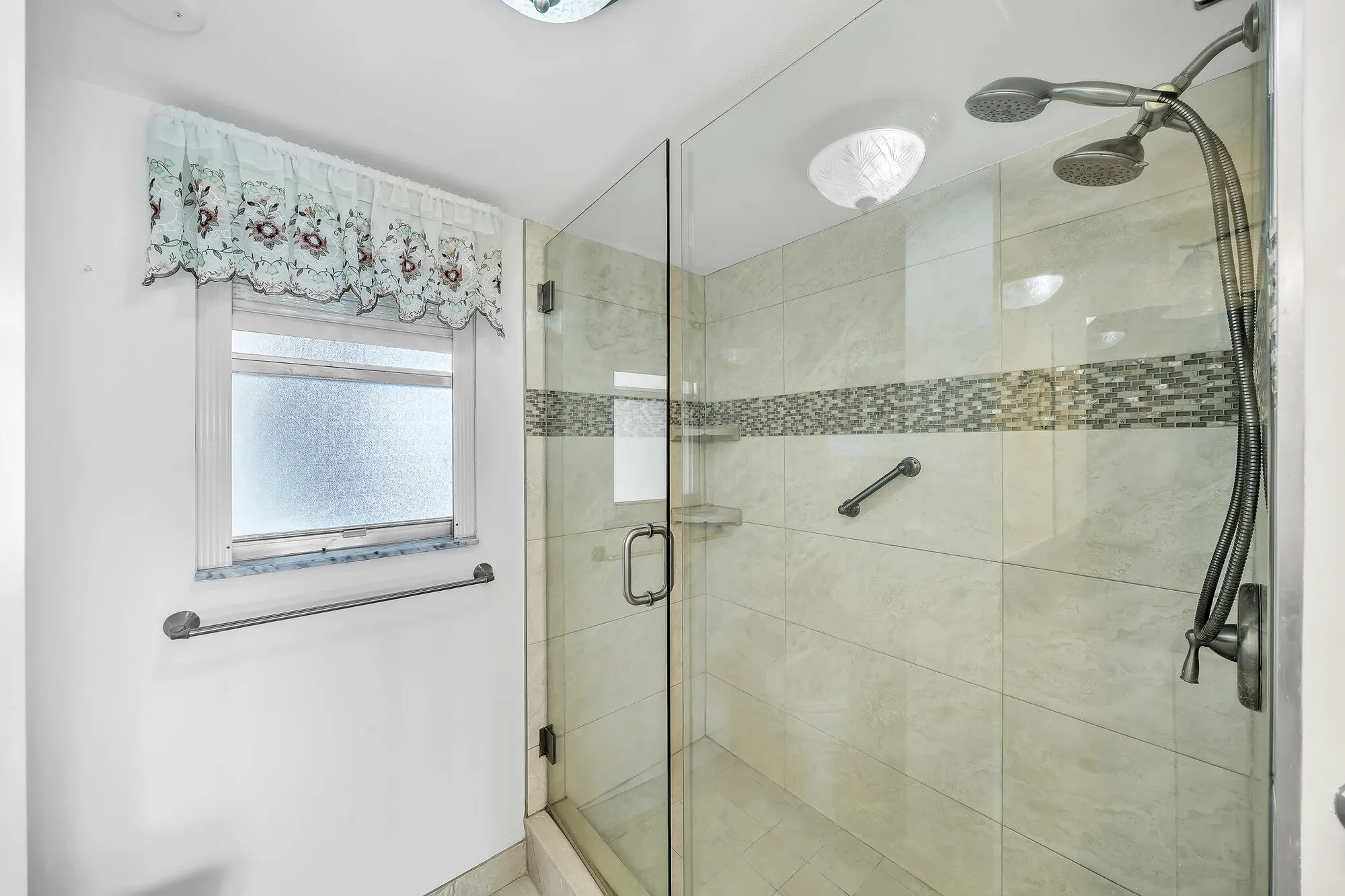 Property Slideshow image 34 of 59 | 3524 via poinciana apt 604, Lake Worth, FL, 33467