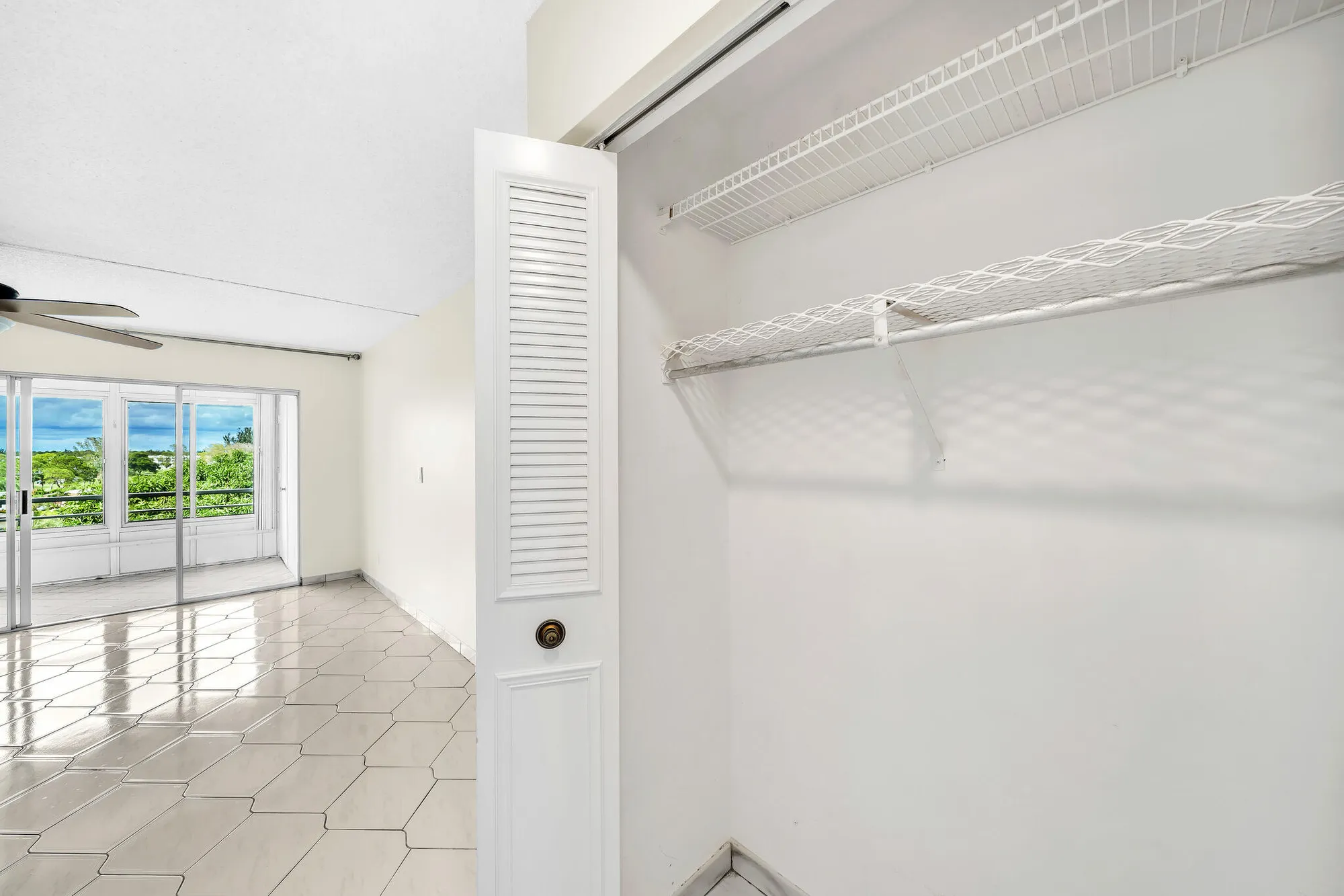 Property Slideshow image 39 of 59 | 3524 via poinciana apt 604, Lake Worth, FL, 33467