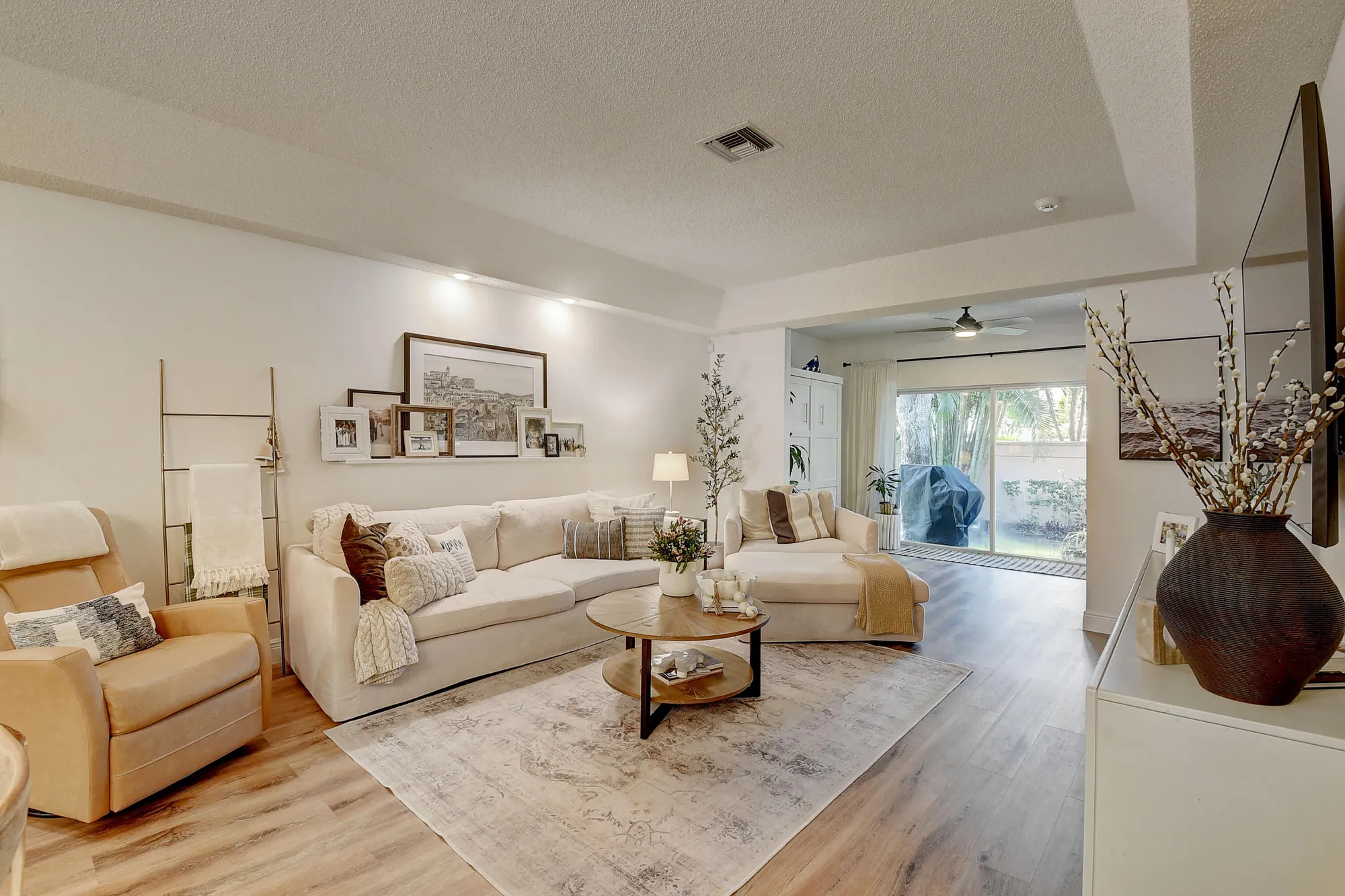 Property Slideshow image 23 of 43 | 9892 summerbrook ter c, Boynton Beach, FL, 33437