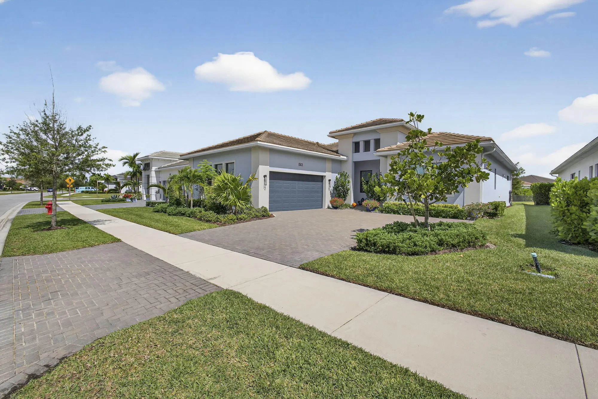 Property Slideshow image 14 of 124 | 15745 cresswind pl, Westlake, FL, 33470