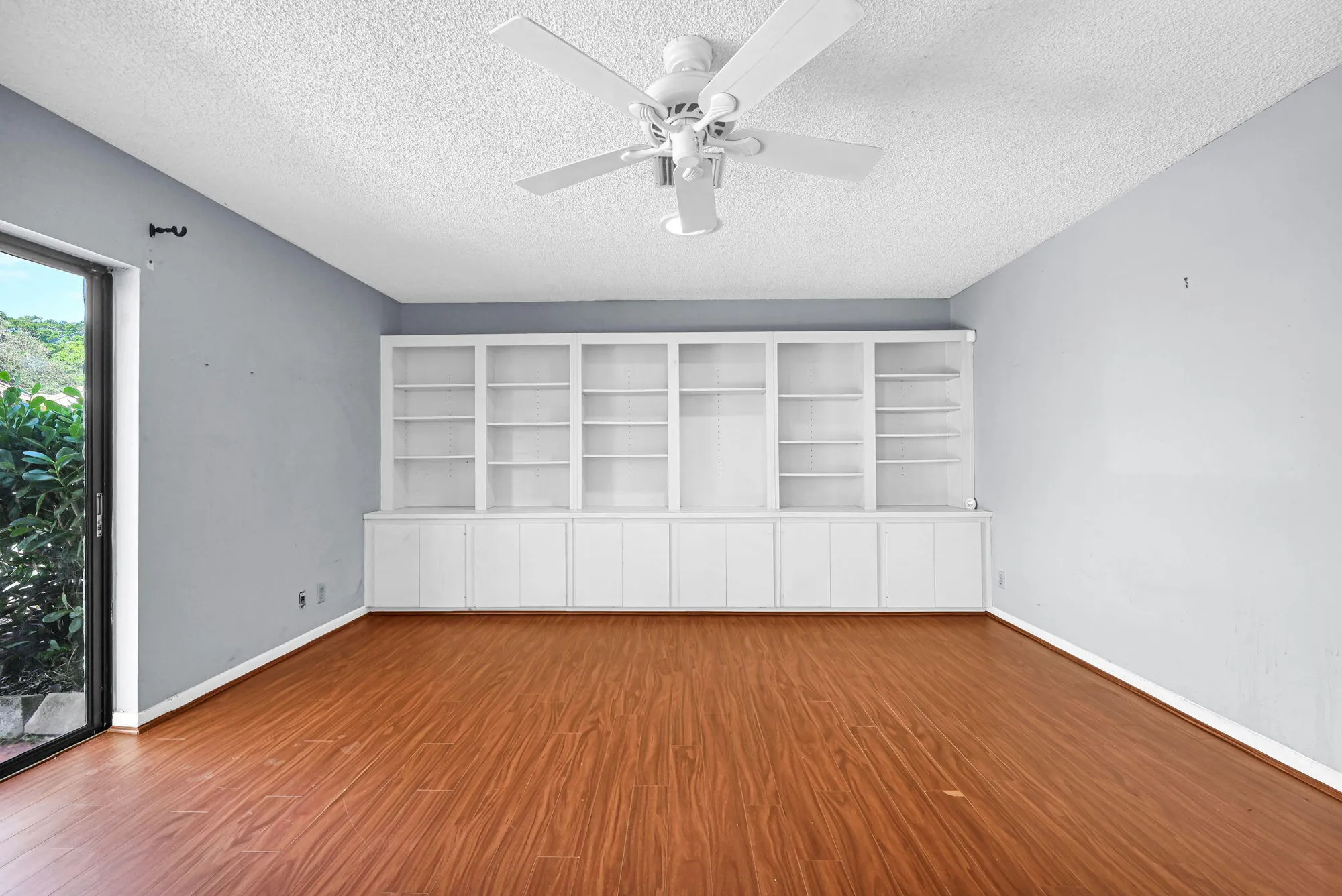 Property Slideshow image 14 of 72 | 866 nw 25th ave, Delray Beach, FL, 33445