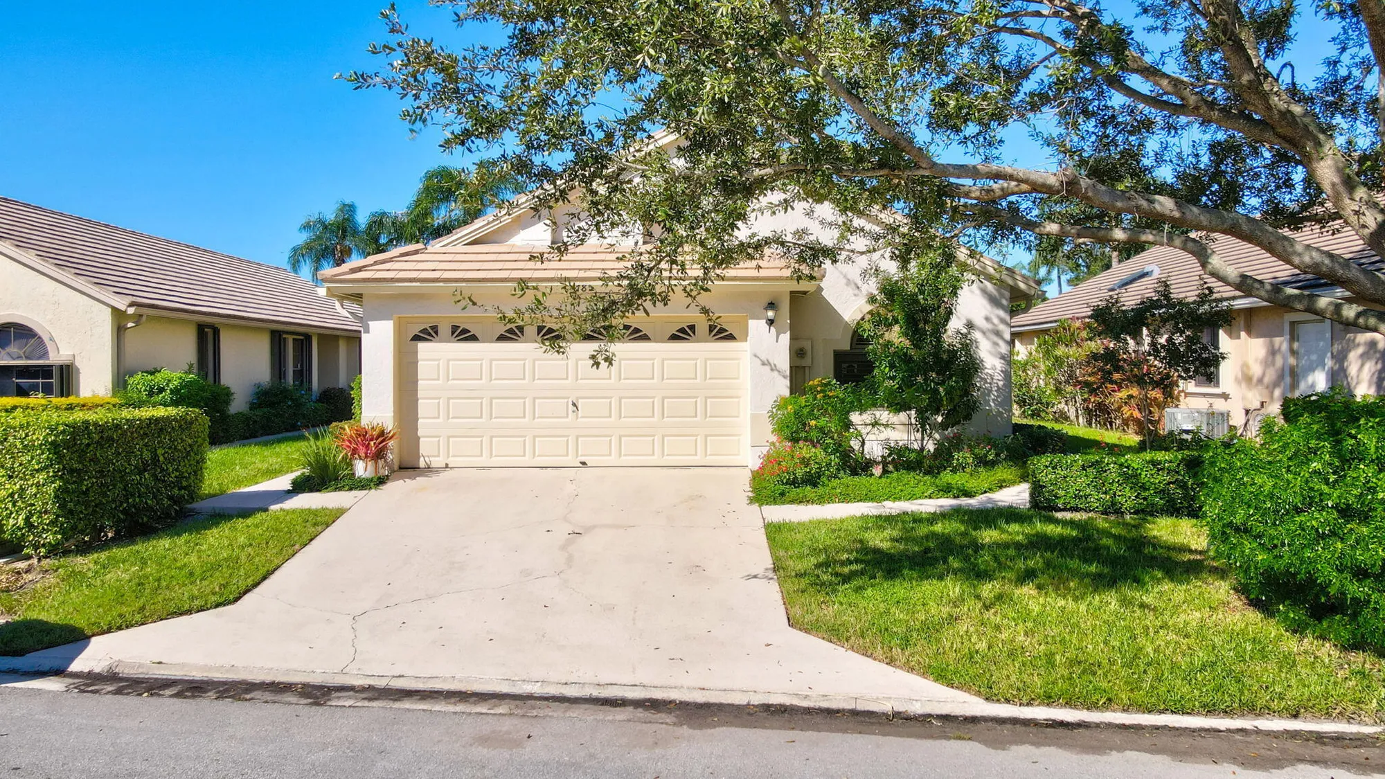 Property Slideshow image 2 of 34 | 4785 brighton lakes blvd, Boynton Beach, FL, 33436