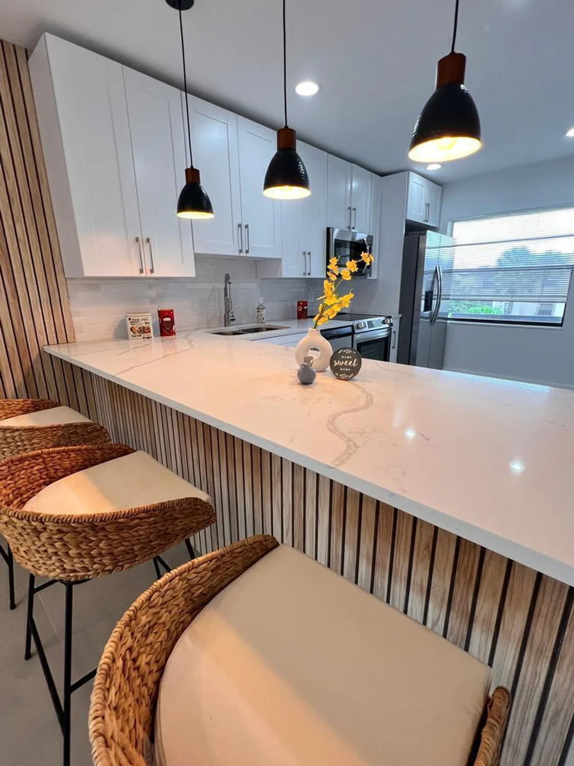 Property Slideshow image 12 of 68 | 7898 eastlake dr apt 7d, Boca Raton, FL, 33433