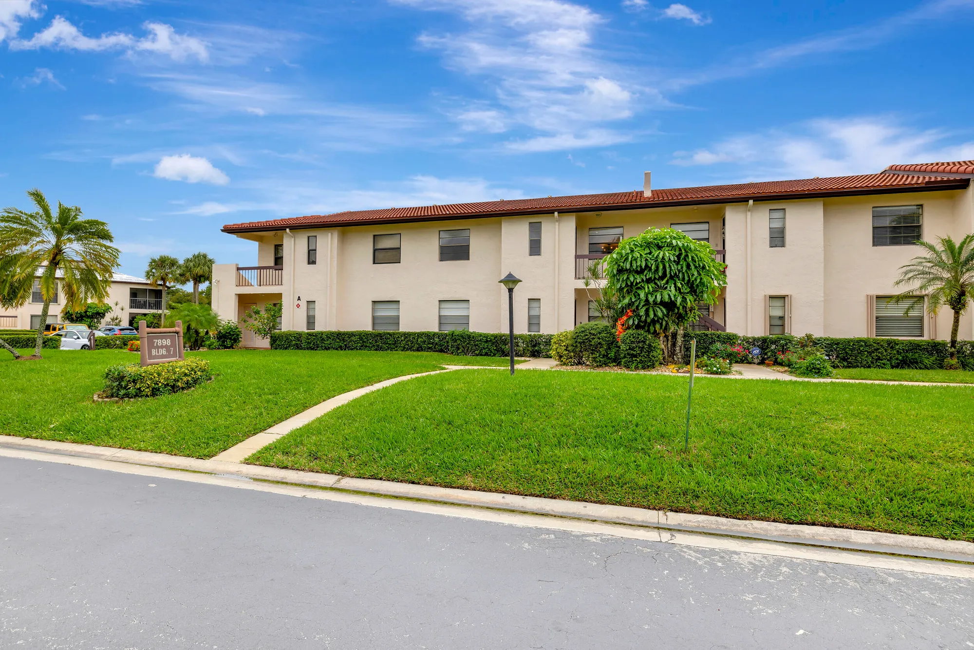 Property Slideshow image 22 of 68 | 7898 eastlake dr apt 7d, Boca Raton, FL, 33433