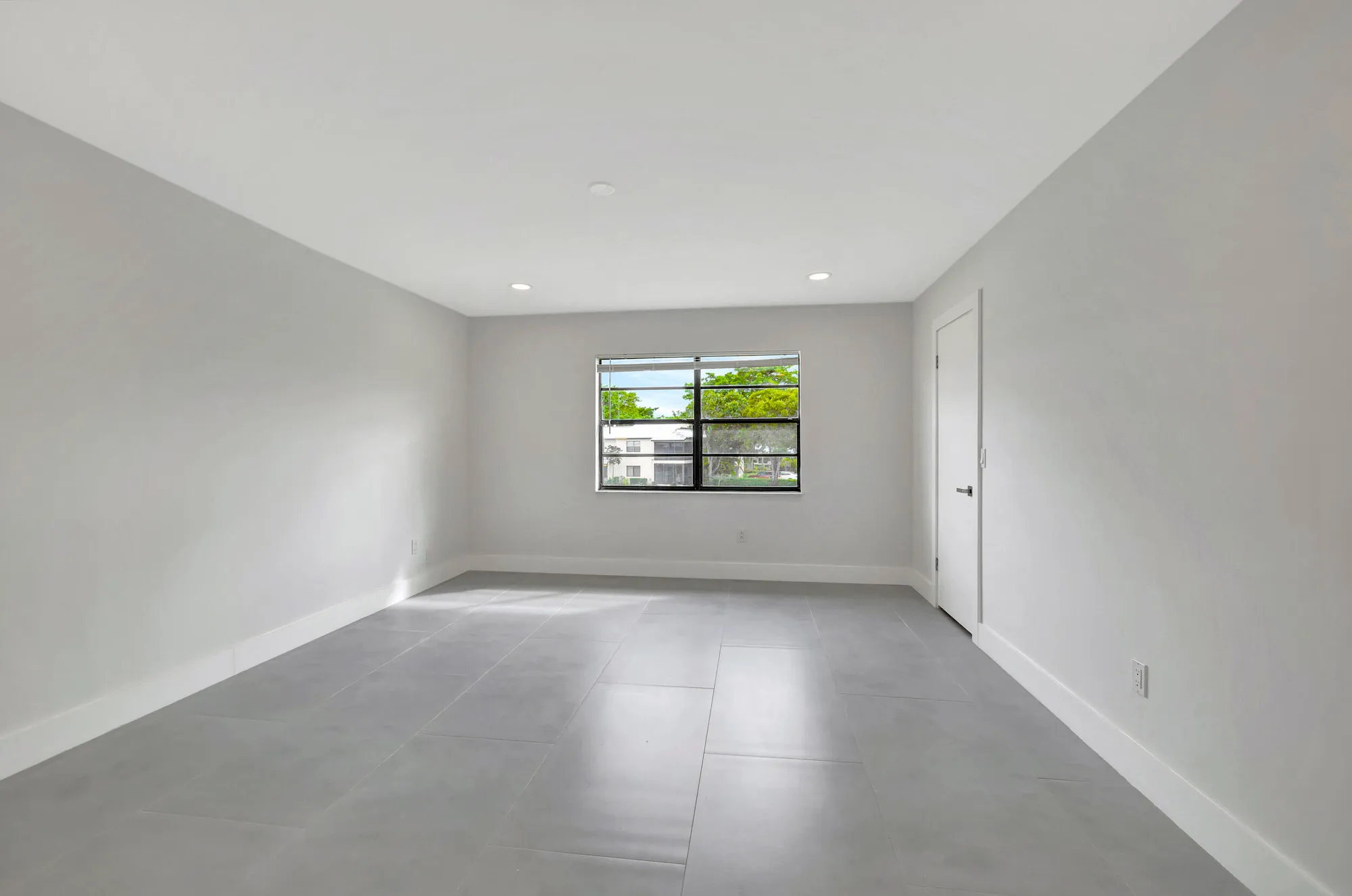 Property Slideshow image 32 of 68 | 7898 eastlake dr apt 7d, Boca Raton, FL, 33433