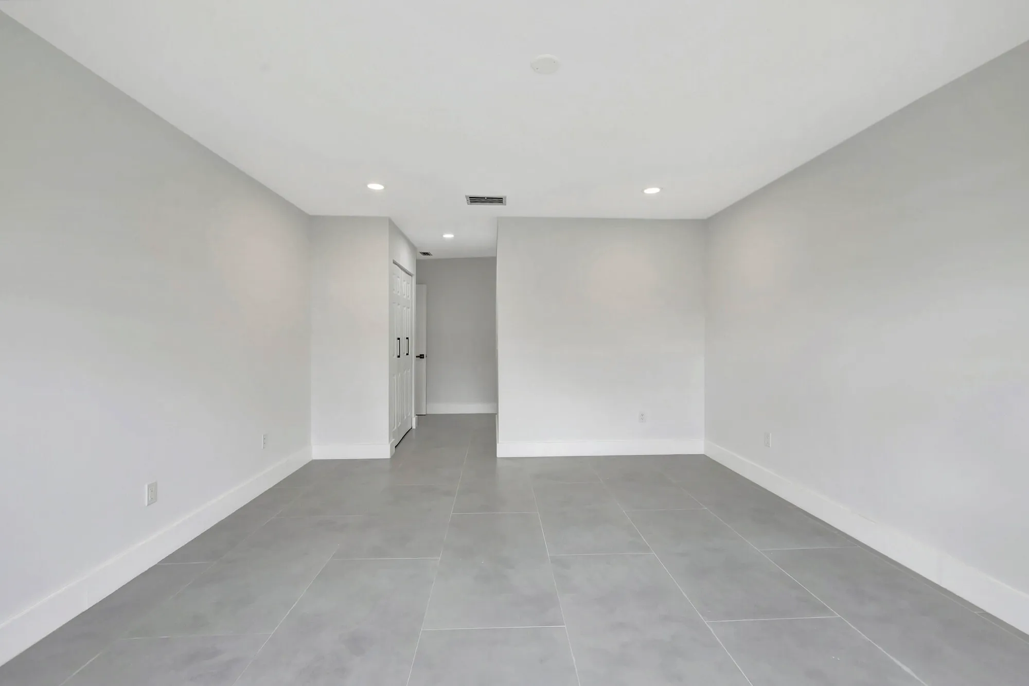 Property Slideshow image 36 of 68 | 7898 eastlake dr apt 7d, Boca Raton, FL, 33433