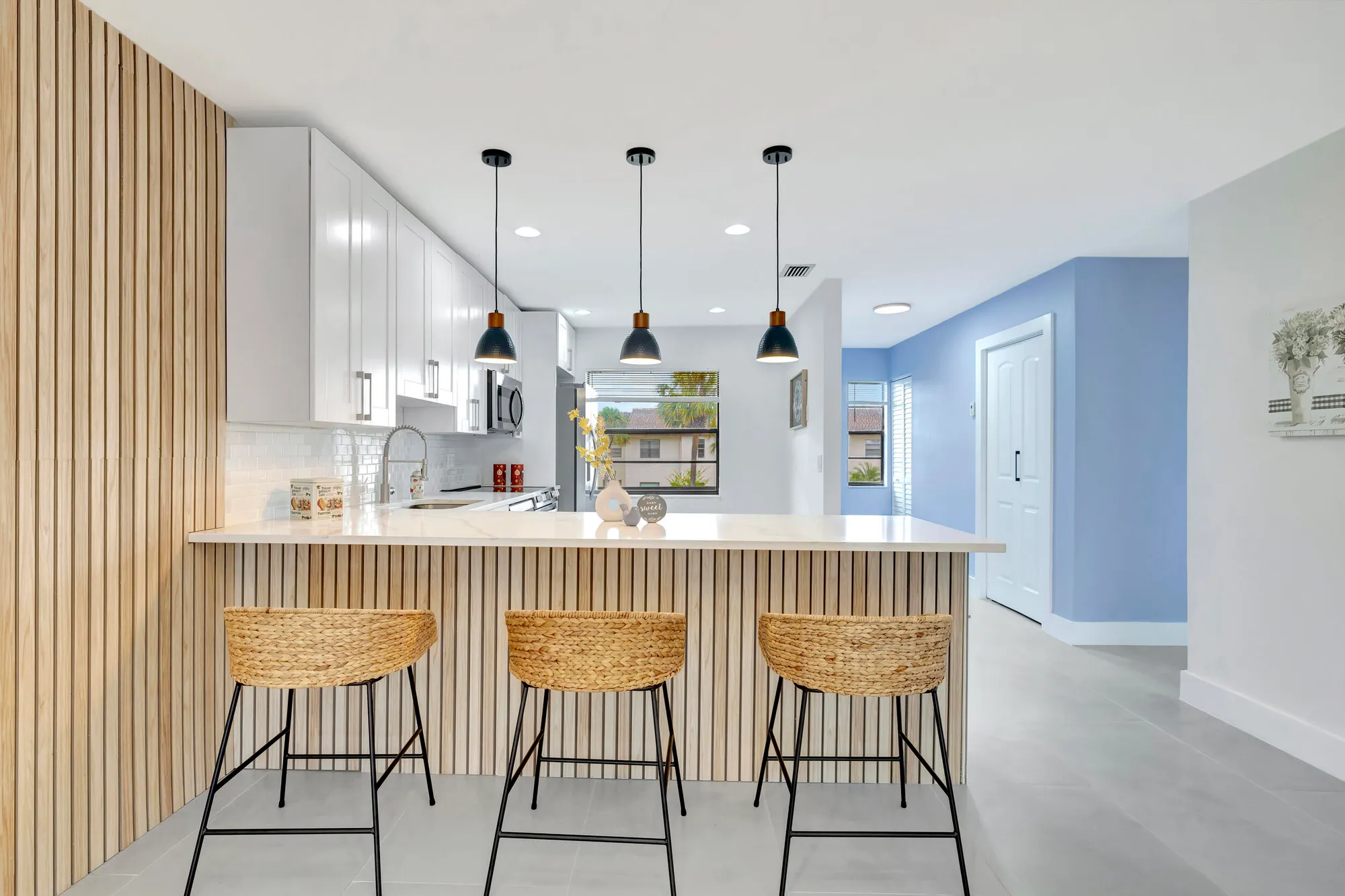 Property Slideshow image 13 of 68 | 7898 eastlake dr apt 7d, Boca Raton, FL, 33433