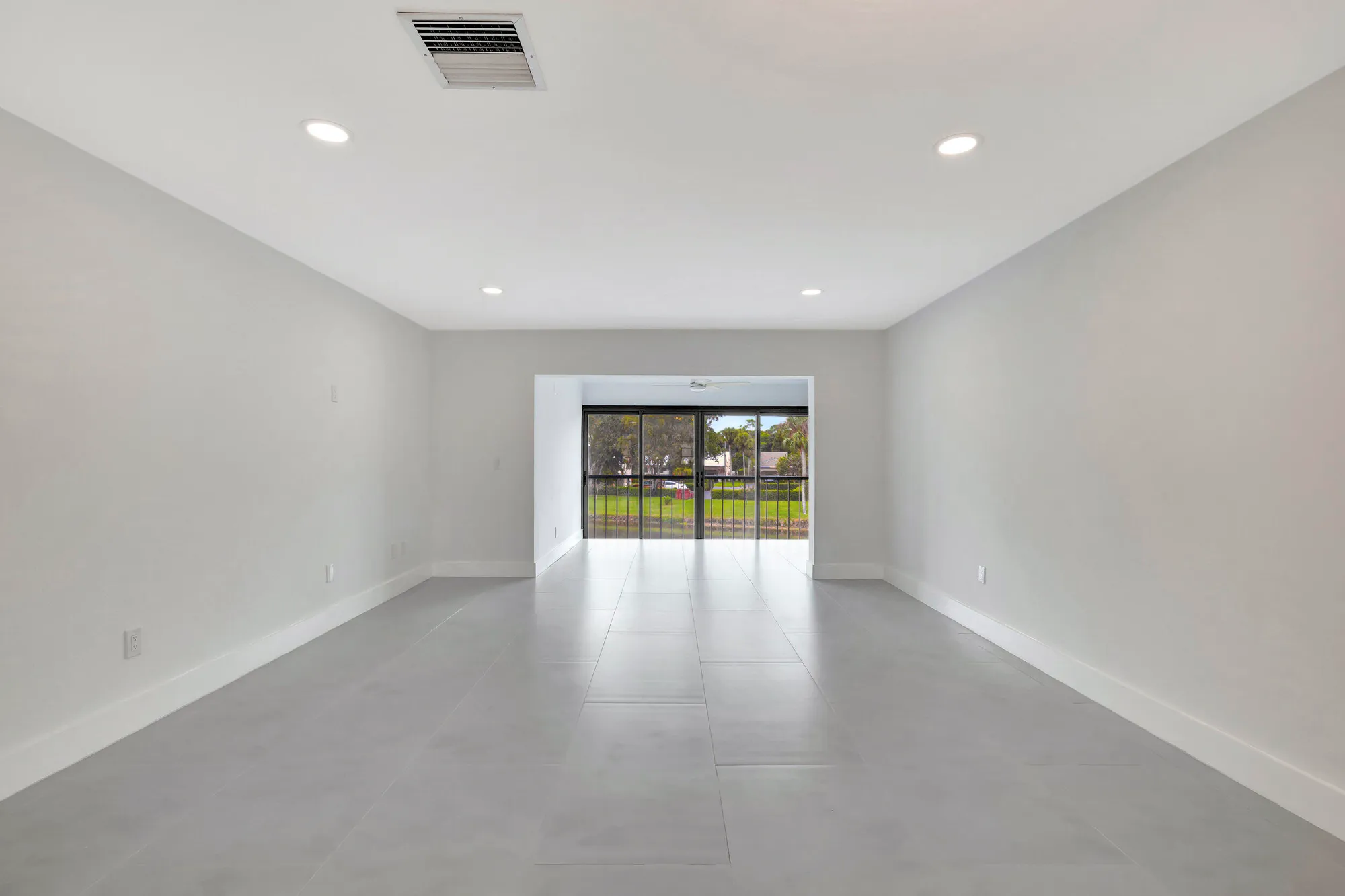 Property Slideshow image 24 of 68 | 7898 eastlake dr apt 7d, Boca Raton, FL, 33433
