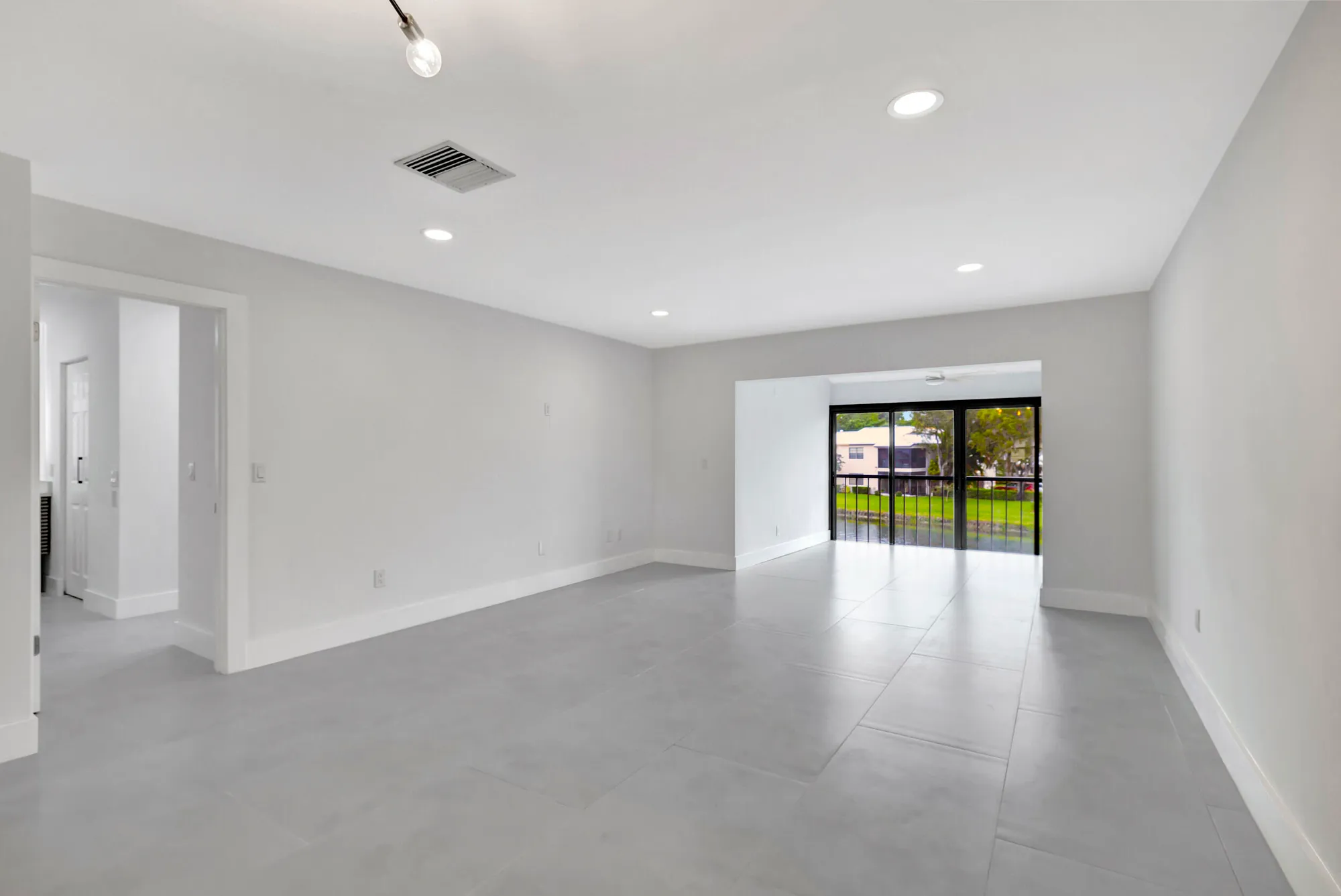Property Slideshow image 25 of 68 | 7898 eastlake dr apt 7d, Boca Raton, FL, 33433