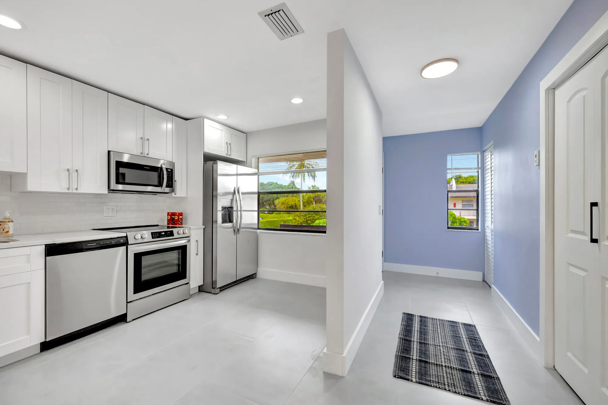 Property Slideshow image 27 of 68 | 7898 eastlake dr apt 7d, Boca Raton, FL, 33433