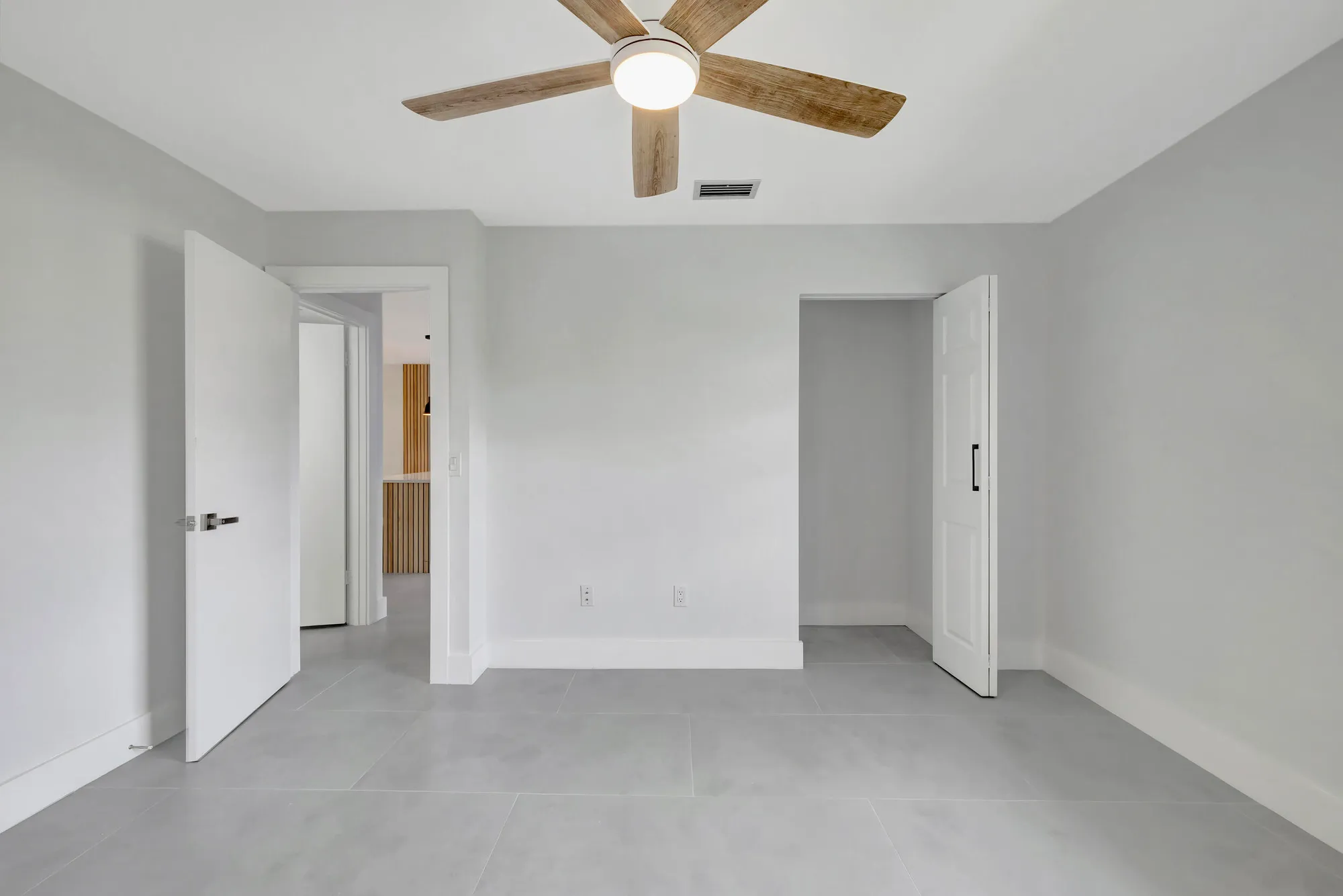 Property Slideshow image 33 of 68 | 7898 eastlake dr apt 7d, Boca Raton, FL, 33433