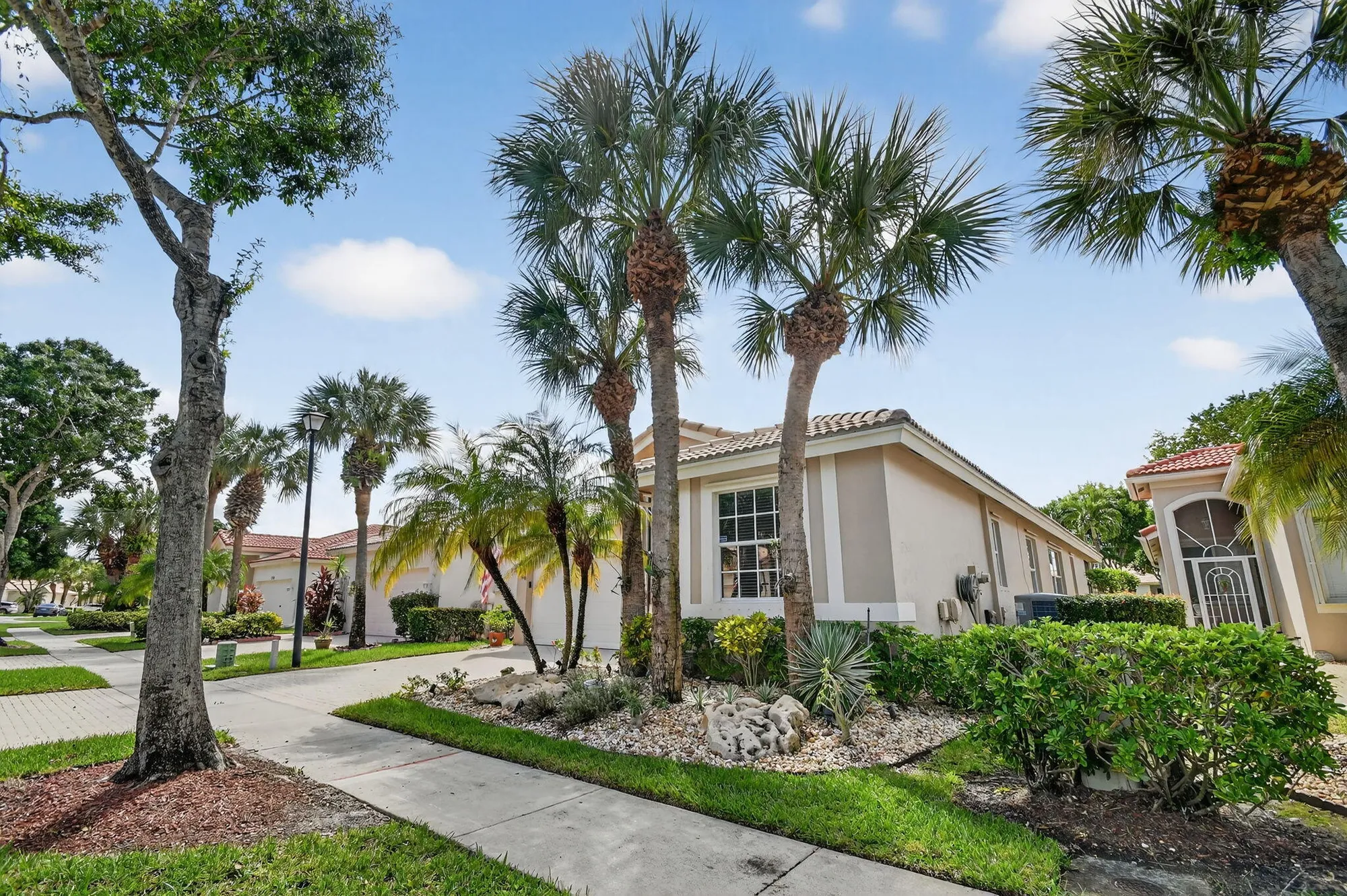 Property Slideshow image 3 of 86 | 2325 sapphire cir, West Palm Beach, FL, 33411