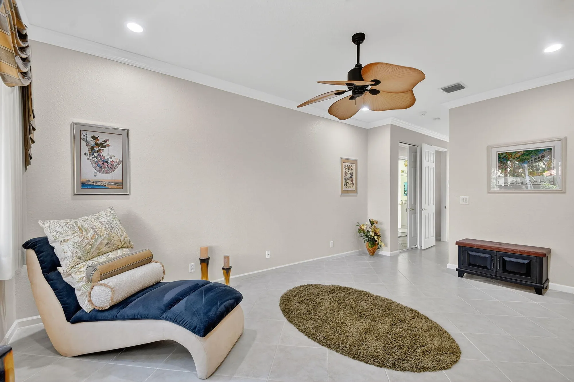 Property Slideshow image 25 of 86 | 2325 sapphire cir, West Palm Beach, FL, 33411