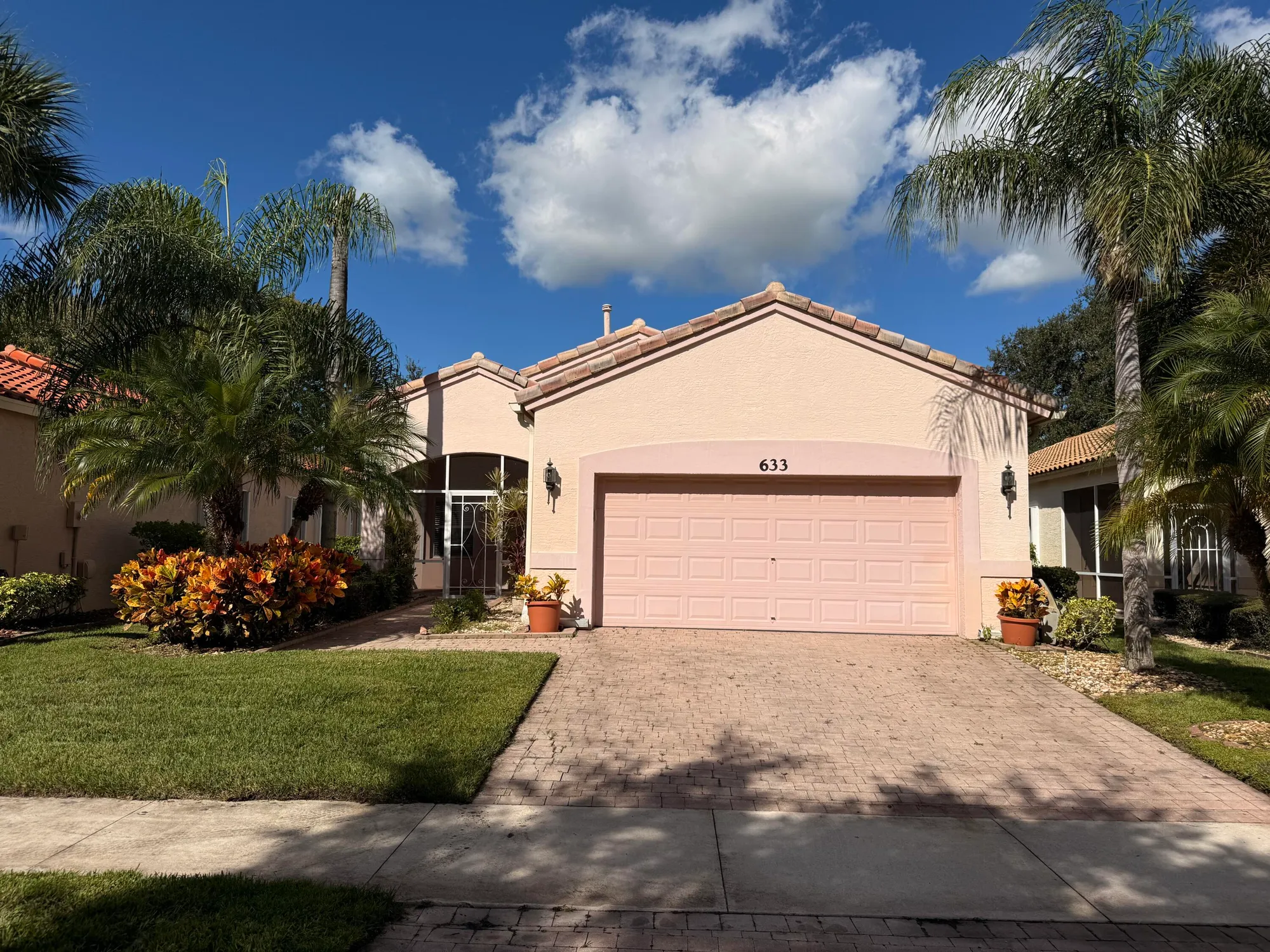 Property Slideshow image 1 of 27 | 633 nw whitfield way, Port Saint Lucie, FL, 34986