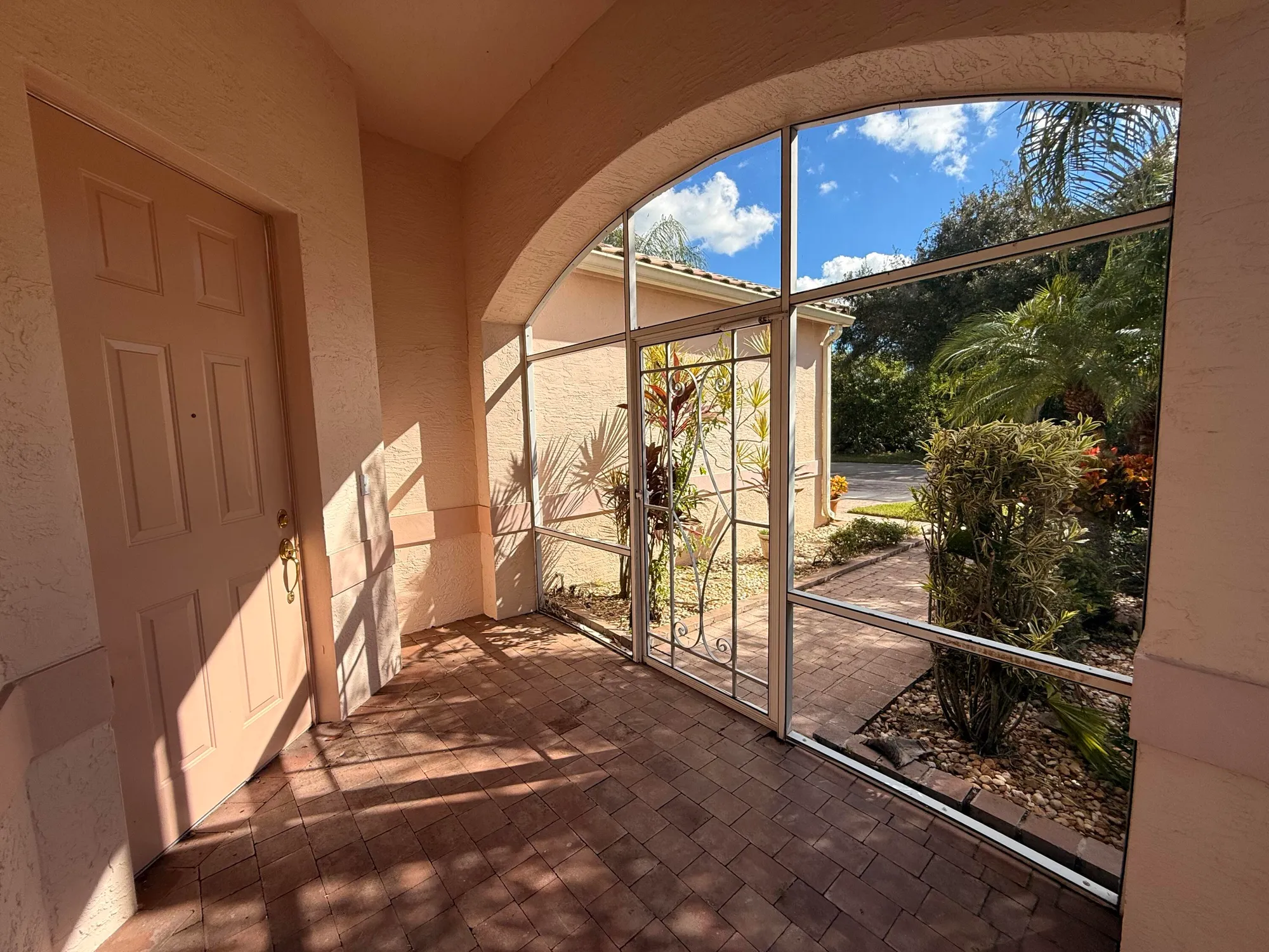 Property Slideshow image 3 of 27 | 633 nw whitfield way, Port Saint Lucie, FL, 34986