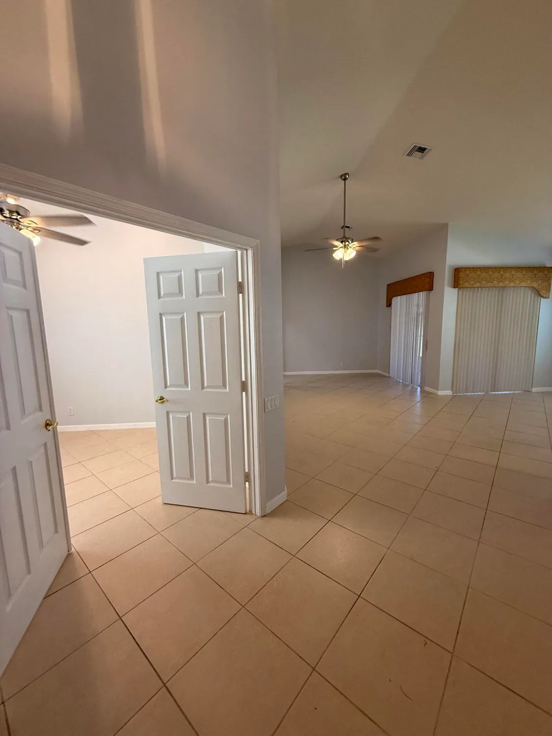 Property Slideshow image 4 of 27 | 633 nw whitfield way, Port Saint Lucie, FL, 34986