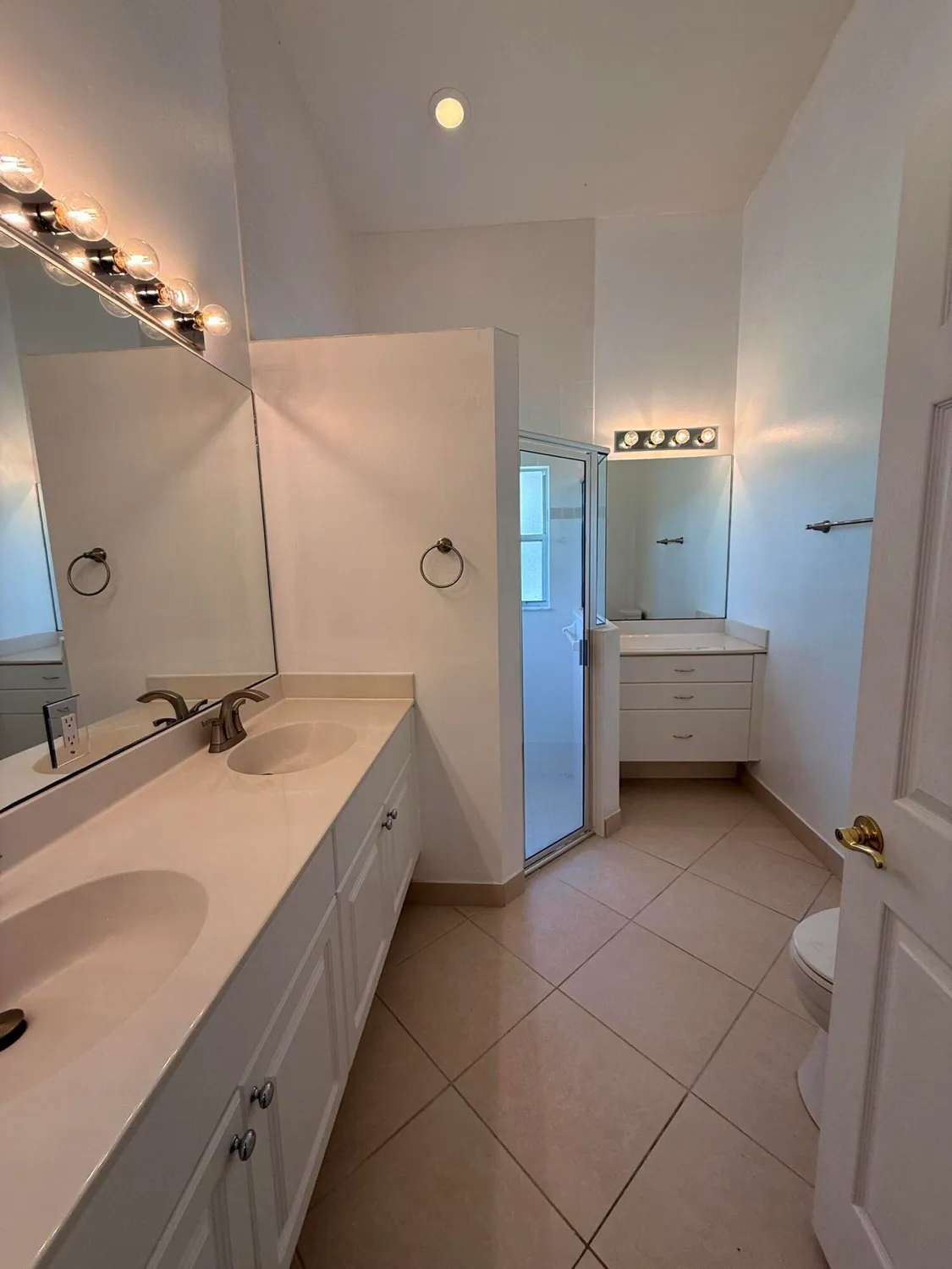 Property Slideshow image 8 of 27 | 633 nw whitfield way, Port Saint Lucie, FL, 34986