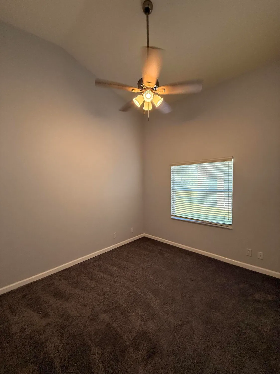 Property Slideshow image 9 of 27 | 633 nw whitfield way, Port Saint Lucie, FL, 34986