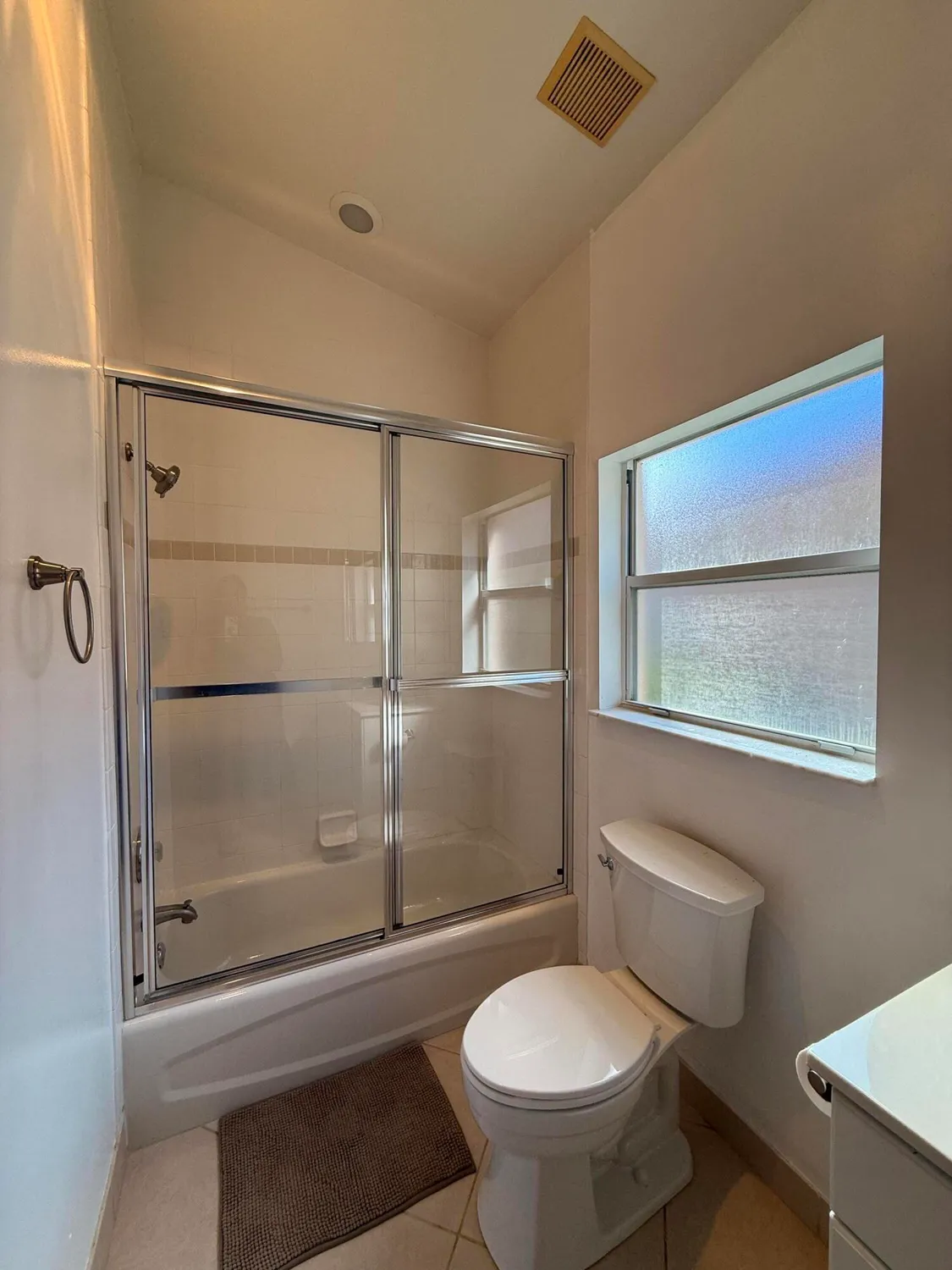 Property Slideshow image 10 of 27 | 633 nw whitfield way, Port Saint Lucie, FL, 34986